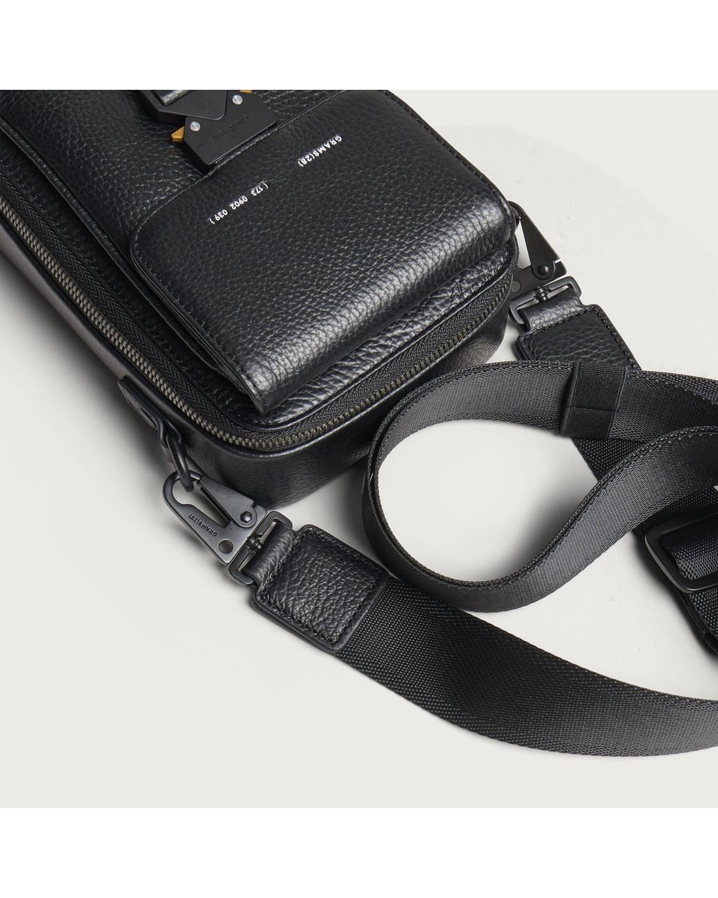 GRAMS28 Black 173 Vertical Sling for men