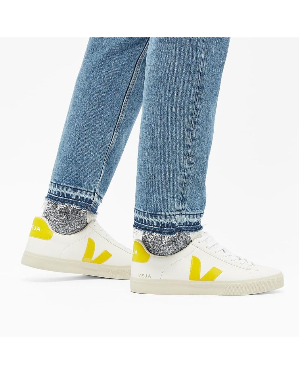 veja campo yellow