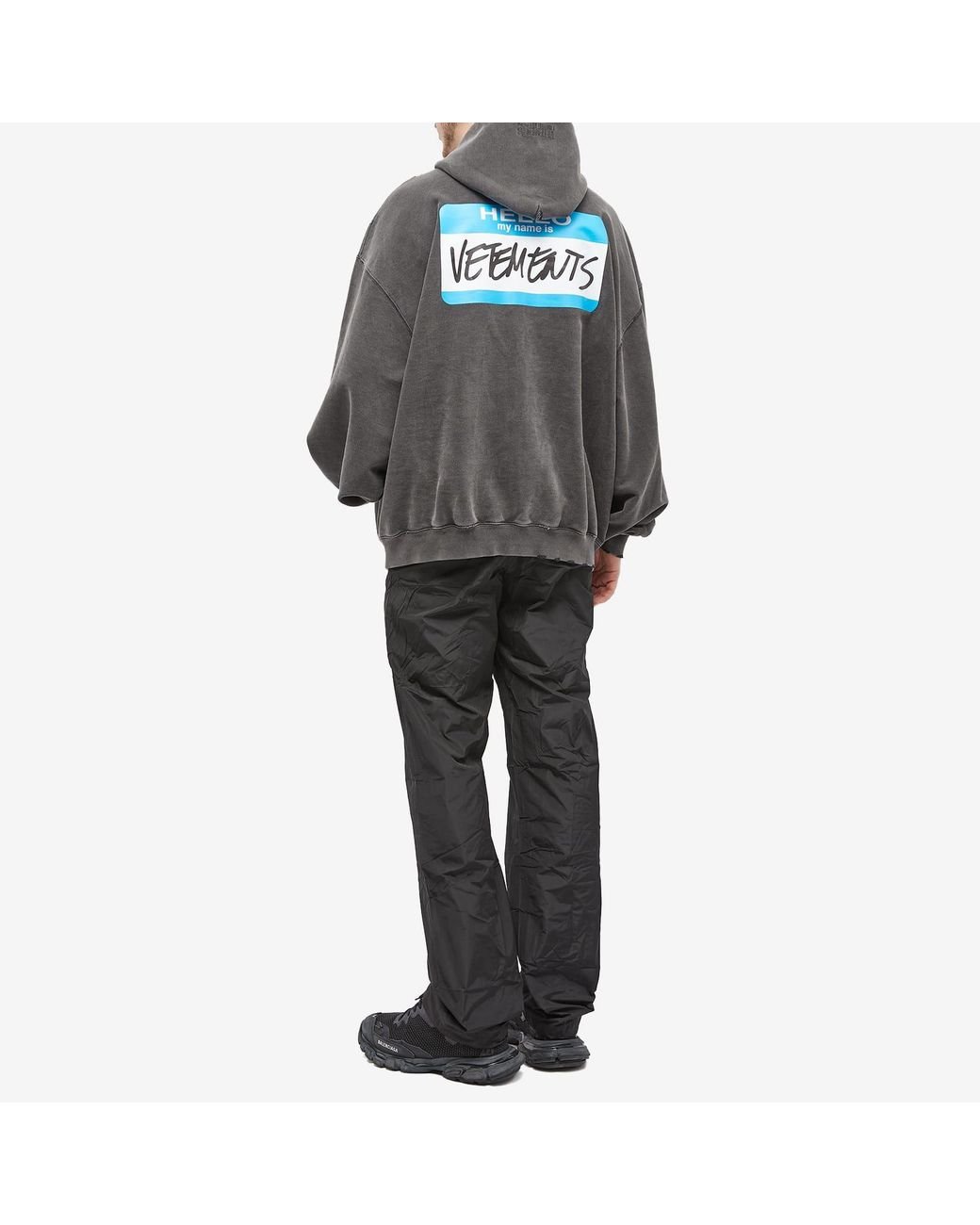 【VETEMENTS】 My Name Is Vetements フーディ パーカー VETEMENTS My Name Is Vetements Hoodie | Pink | FARFETCH