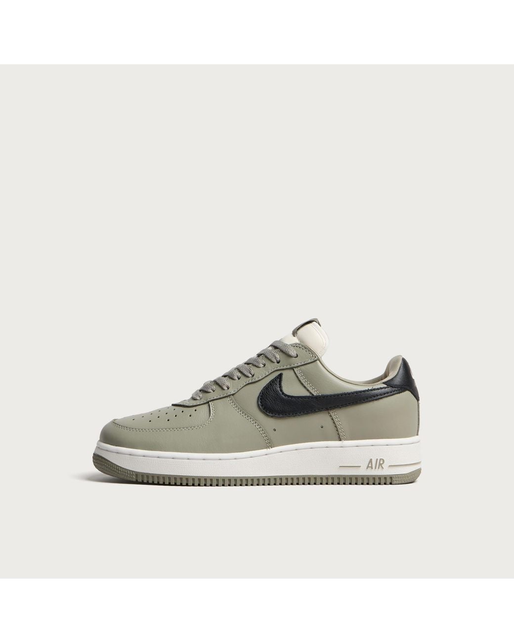 Nike Green Air Force 1 01 Sneaker for men