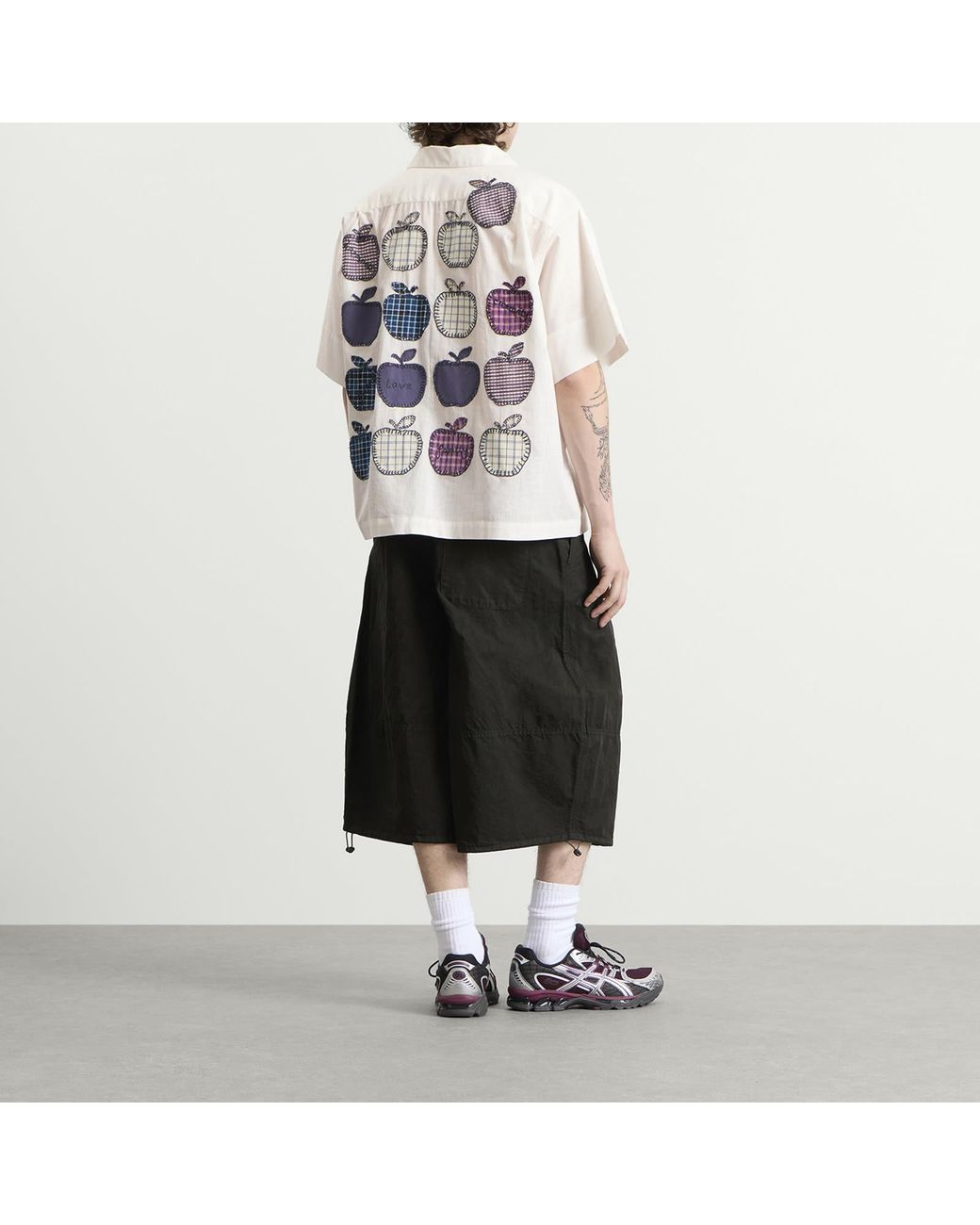 STORY mfg. White Hand Applique Greetings Shirt for men