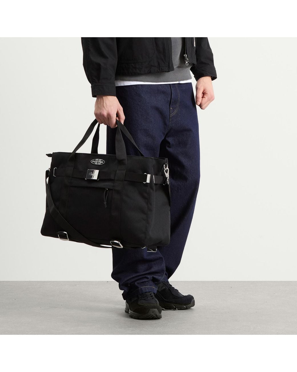eastpak-Black-X-Dime-Skate-