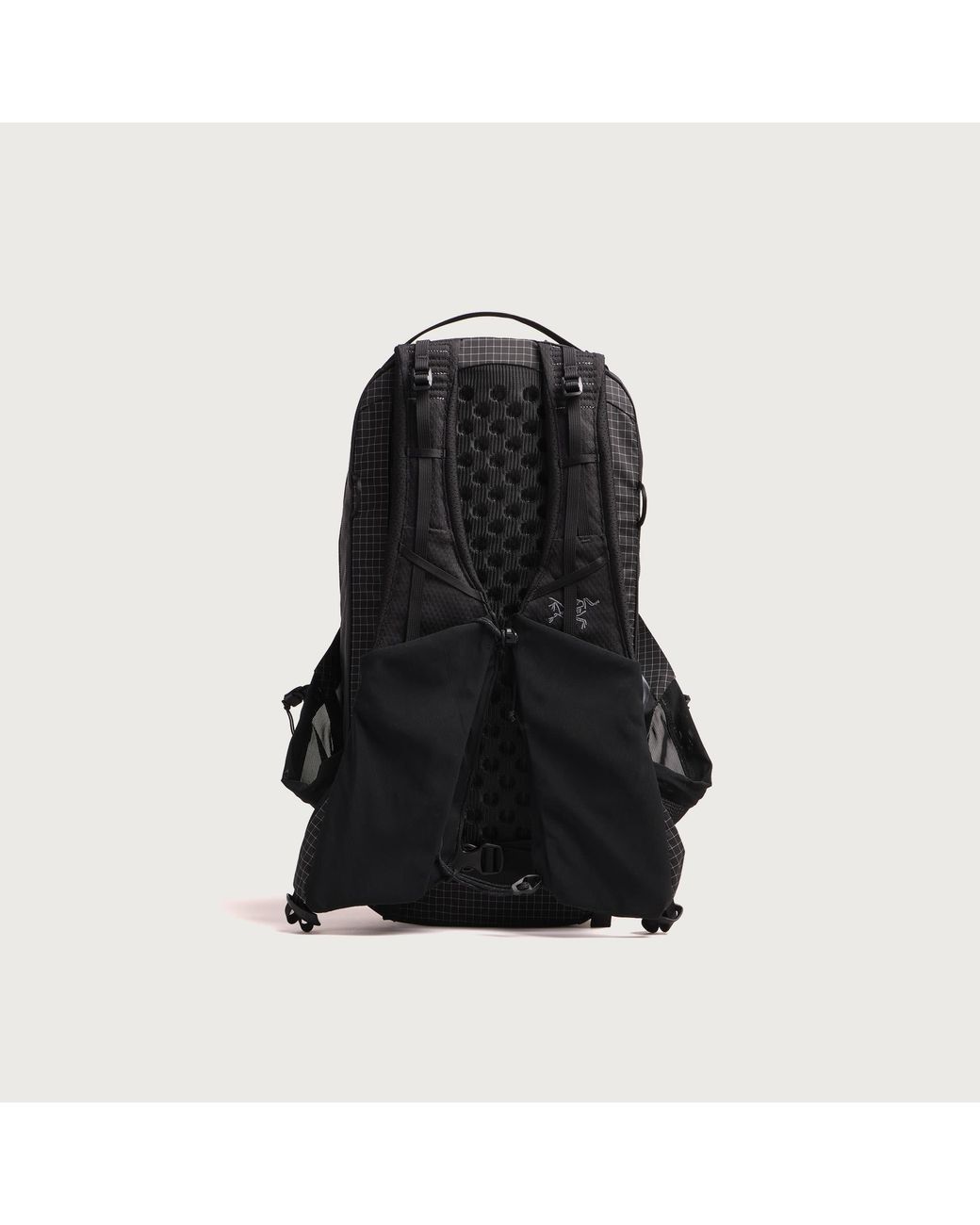 Arc'teryx Black Aerios 18 Backpack
