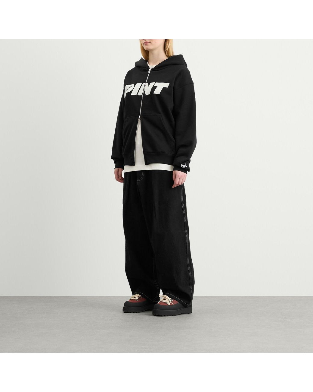 END. Black Pint Club Zip-Hoodie