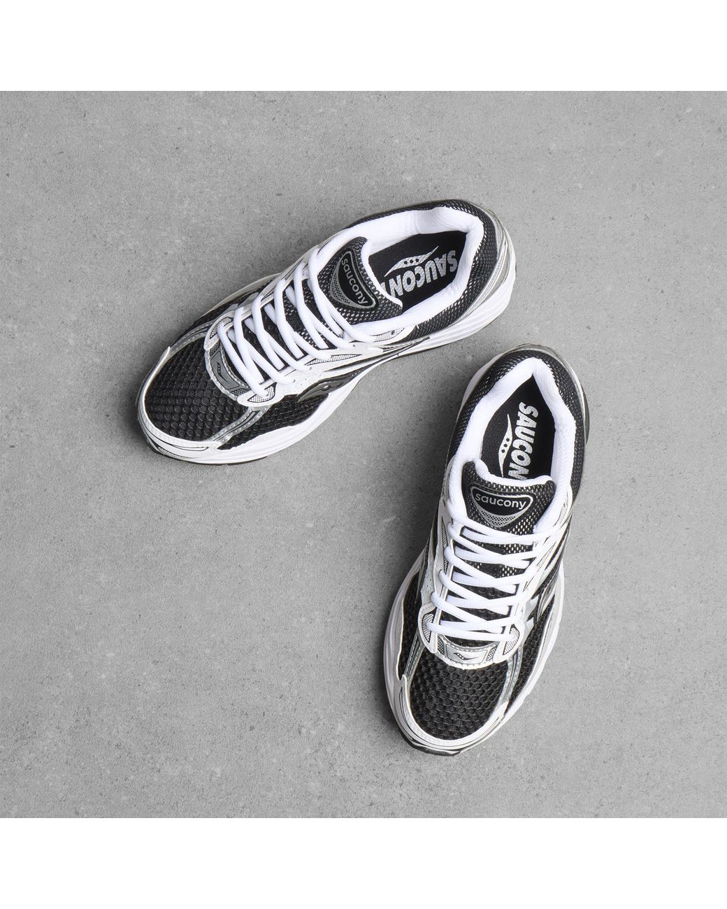 Saucony White Progrid Omni 9 Sneaker