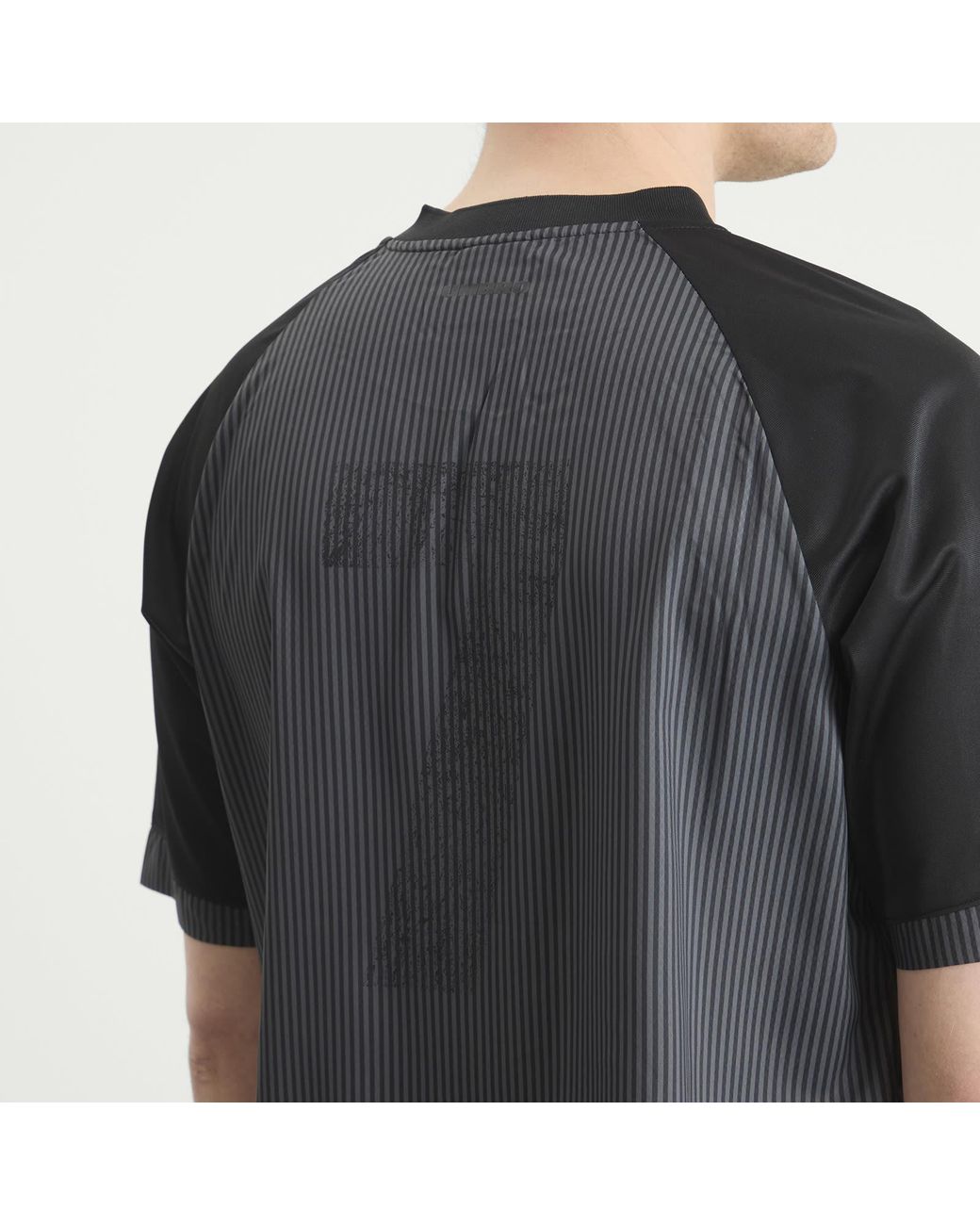 Umbro Black Panelled Raglan Shirt for men