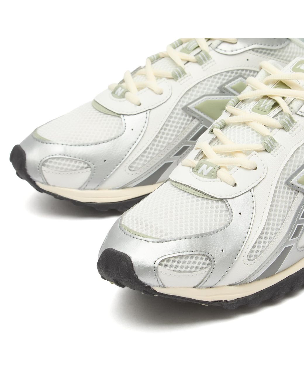 New Balance White 204L Sneaker