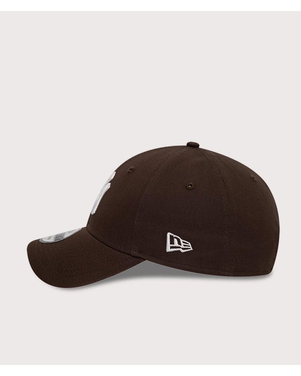 KTZ Brown New York Yankees League Essential 9Forty Cap for men