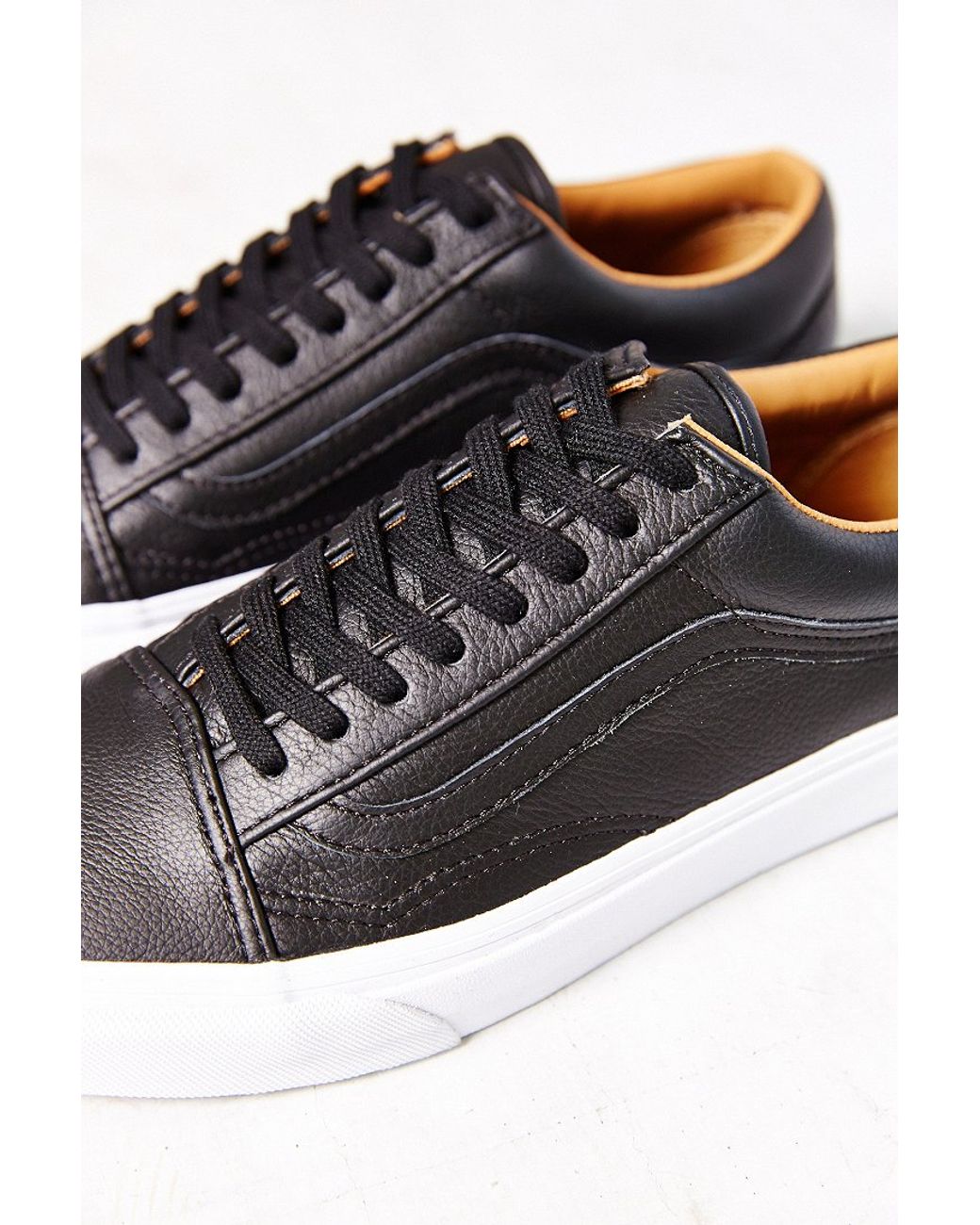 Vans Old Skool Premium Leather Low-Top Women'S Sneaker in Black | Lyst