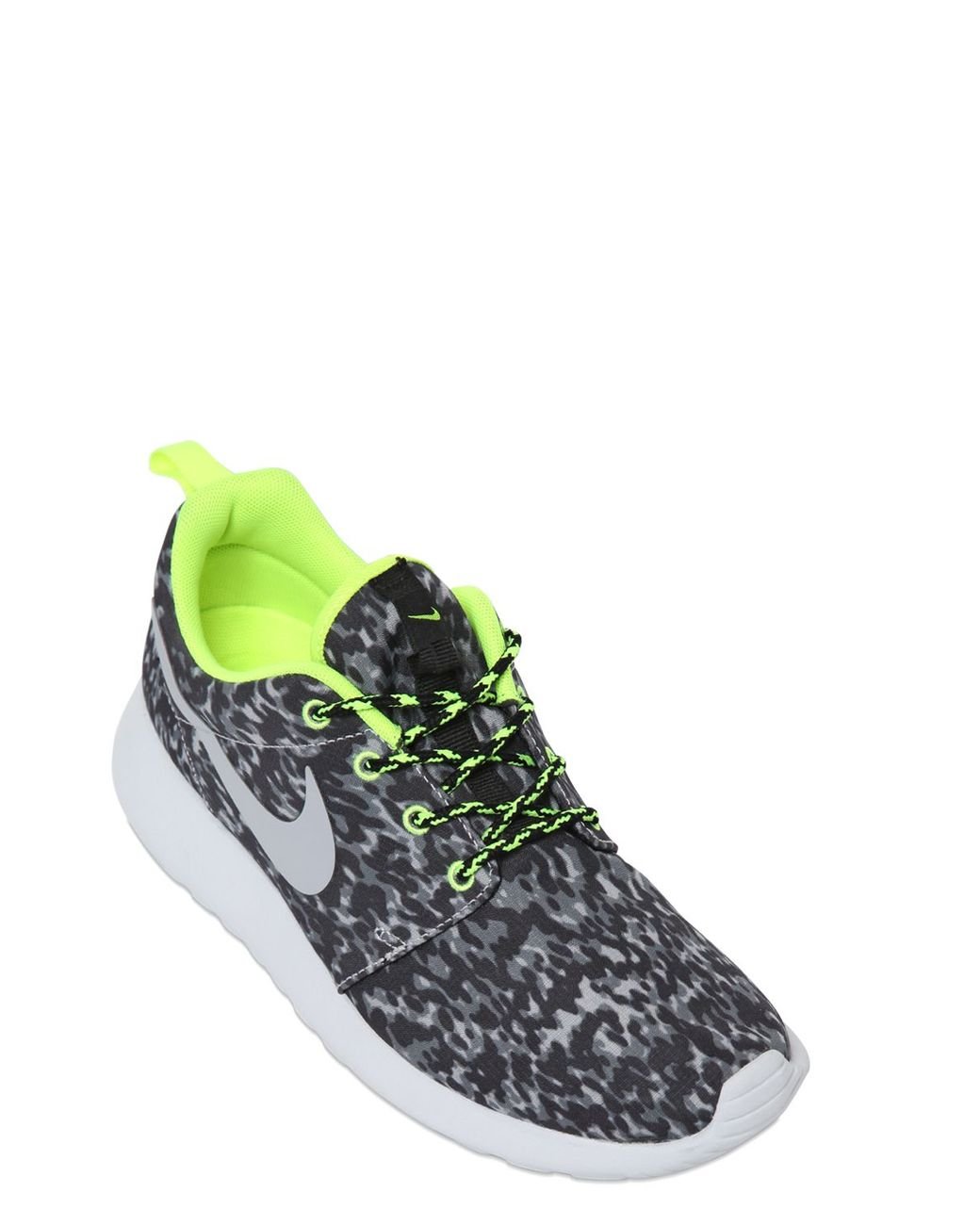 Nike Roshe Run Leopard Print Running Sneakers in Gray | Lyst