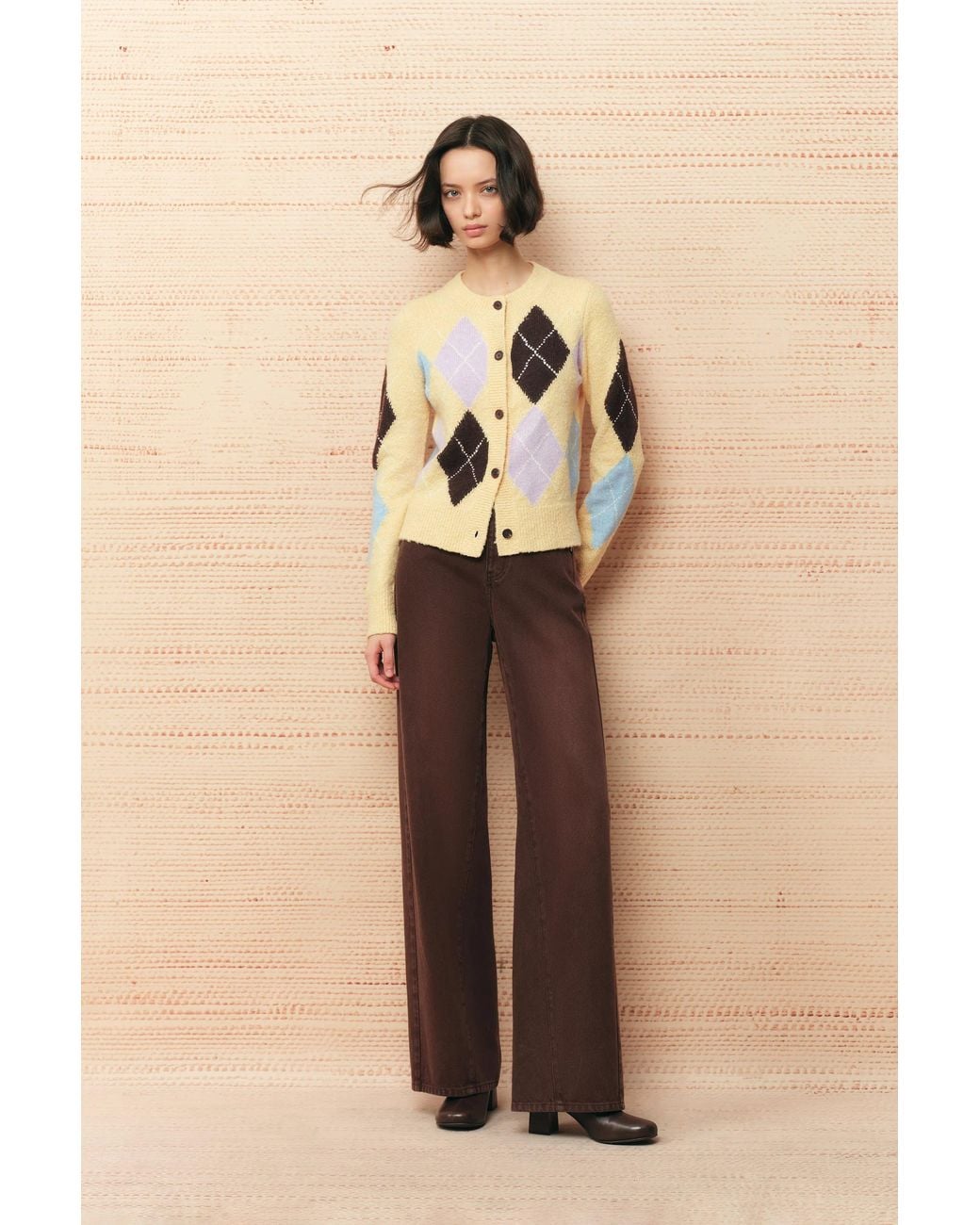 Fabrique Natural Hart Argyle Cropped Crewneck Cardigan