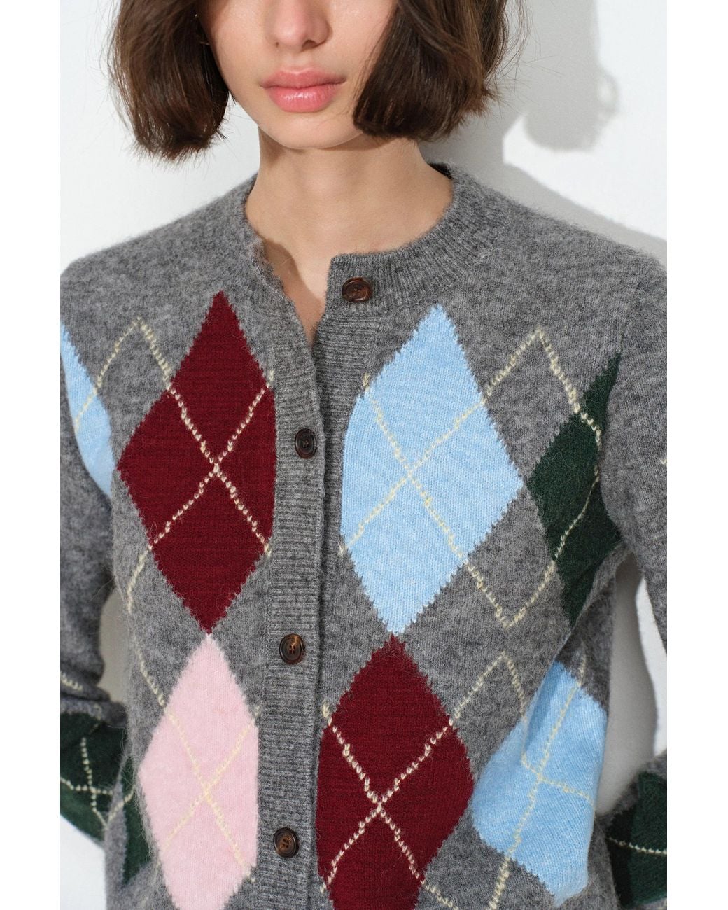 Fabrique White Hart Argyle Fitted Cropped Cardigan