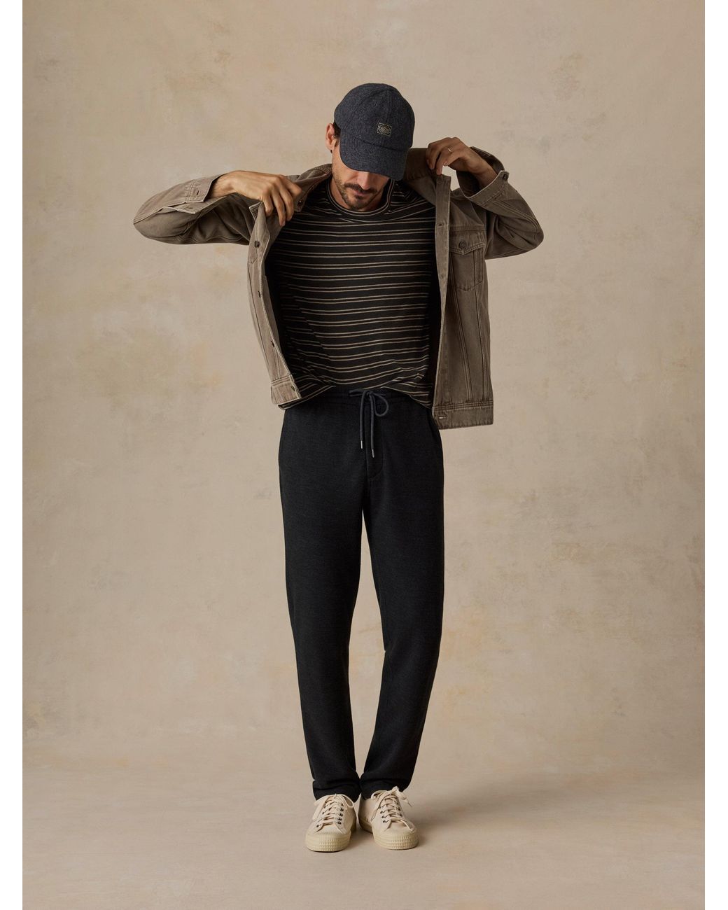 Faherty Brand Black Sunwashed Regenerative T-Shirt for men