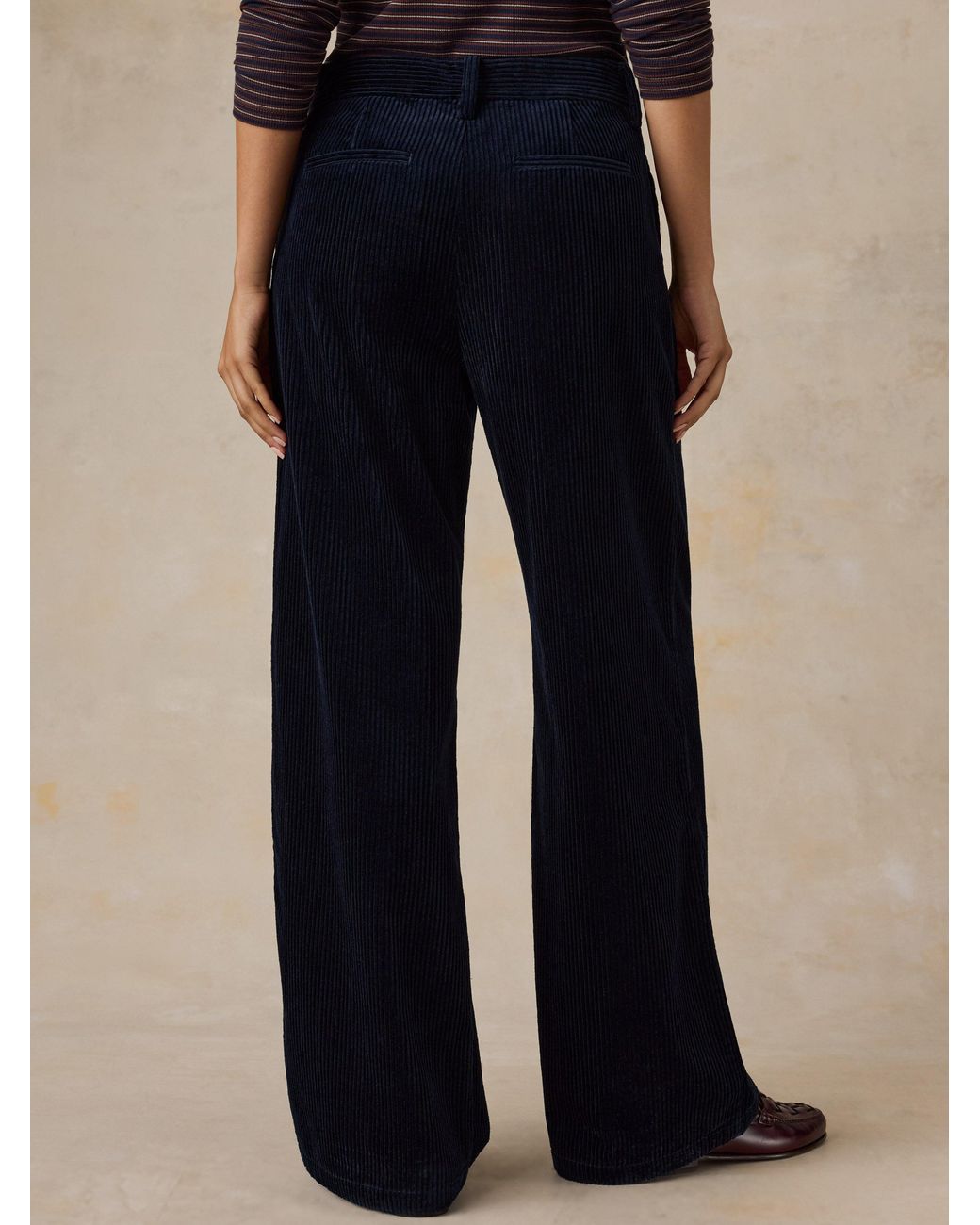 Faherty Brand Blue Hawthorne Cord Pleated Trouser