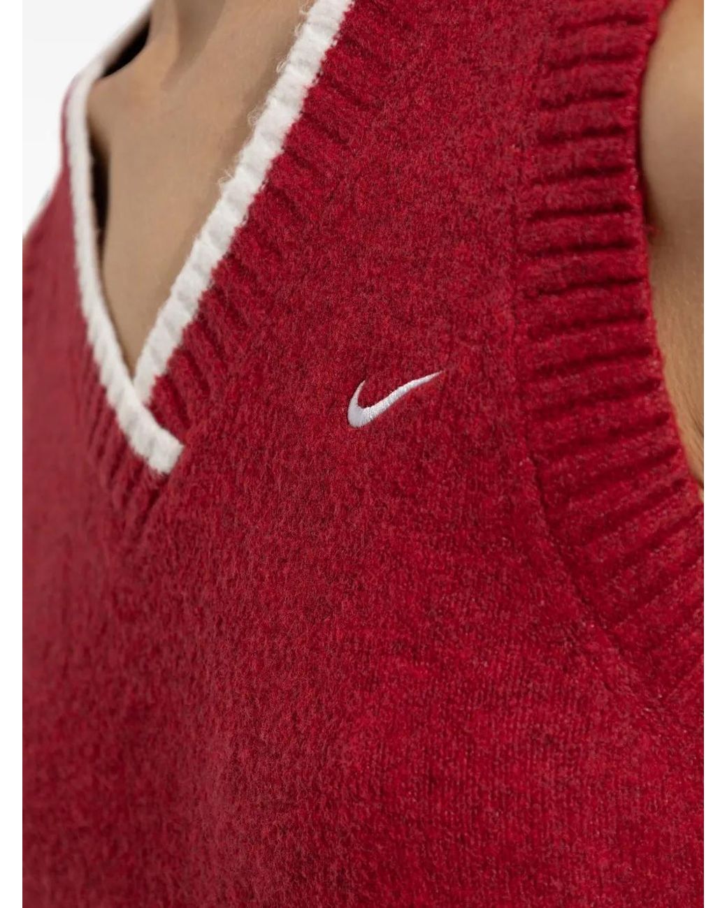 Nike Red Débardeur À Col V Et Logo Brodé