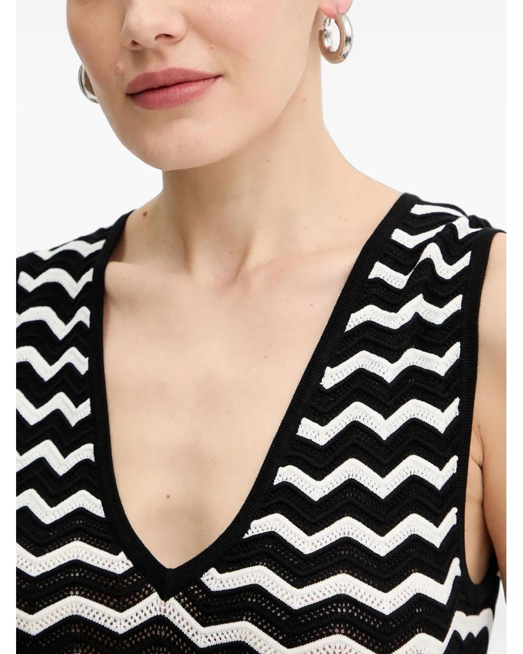 Morgan Black V-Neck Sleeveless Midi Dress