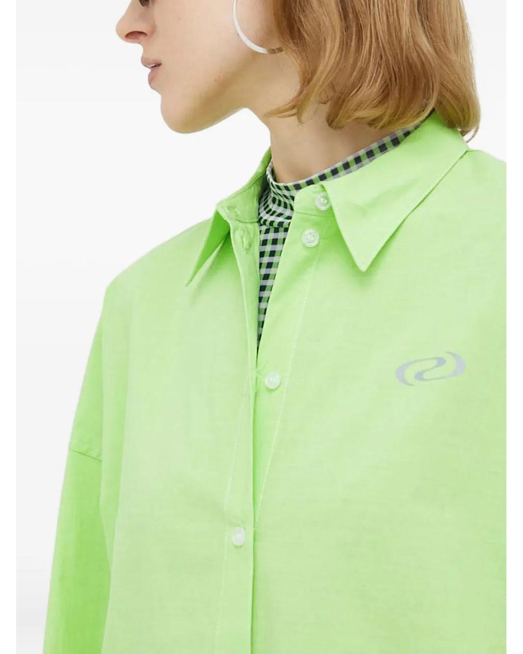 Résumé Green Buttoned Long-Sleeved Top