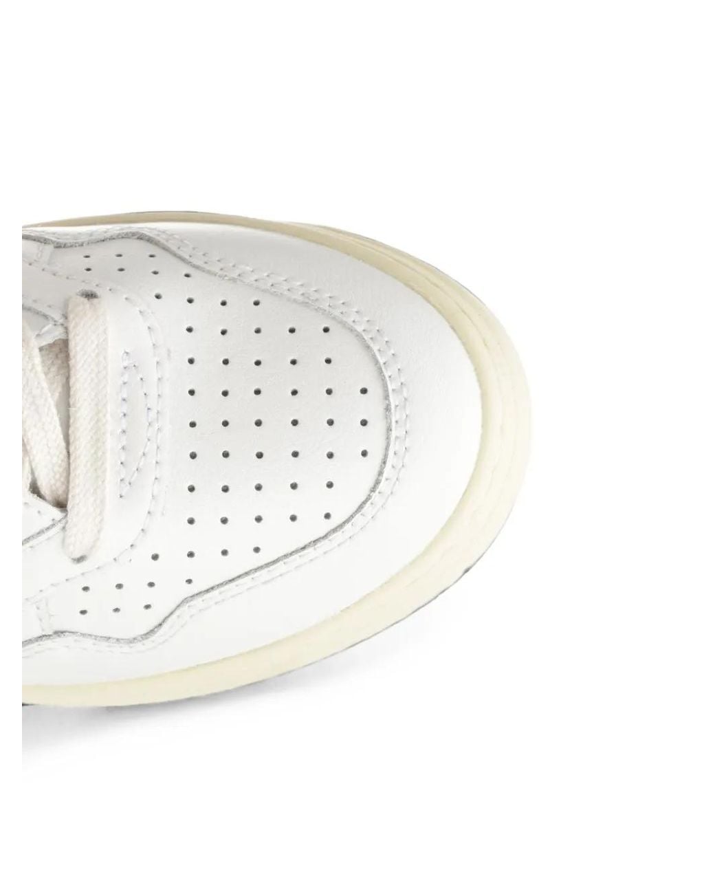 Autry White Medalist Low Sneakers