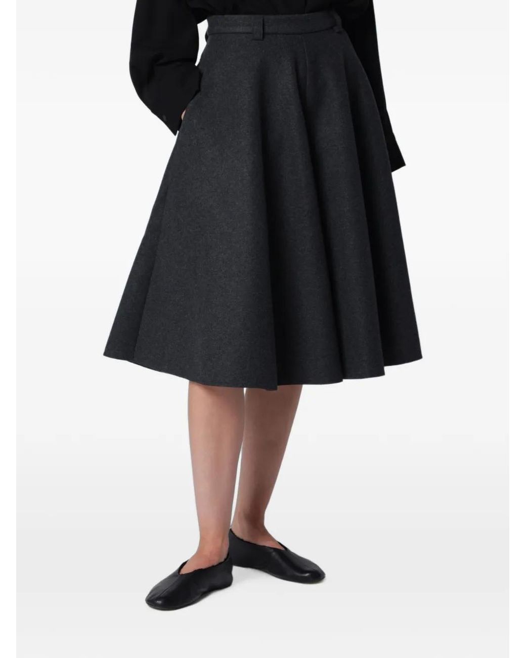 Source Unknown Black Aviel Flared Knee-Length Shorts