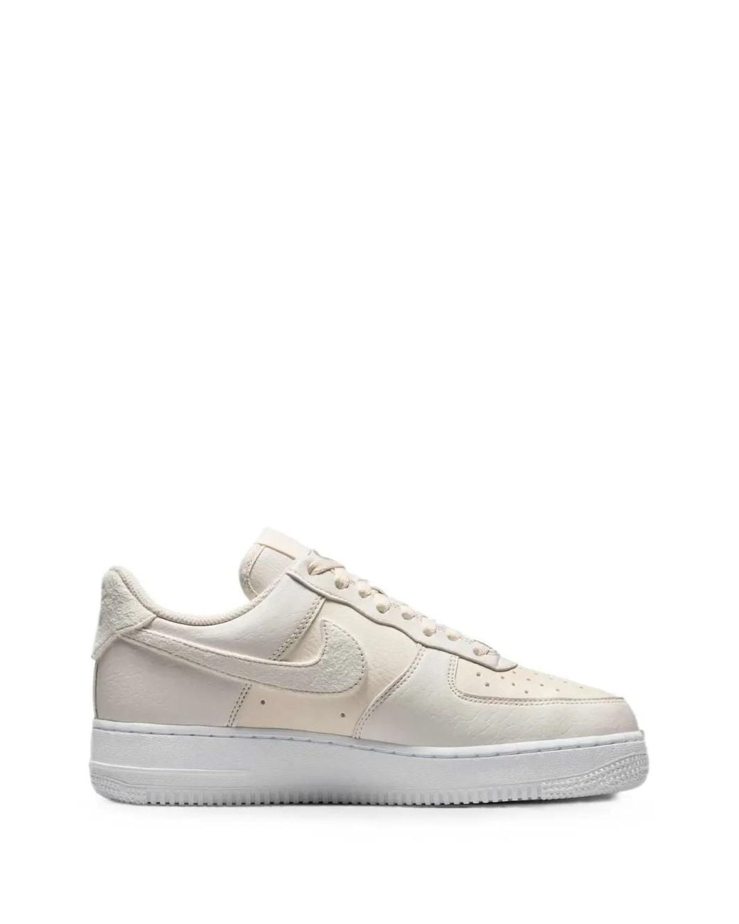 Nike White Air Force 1 '07 Sneakers