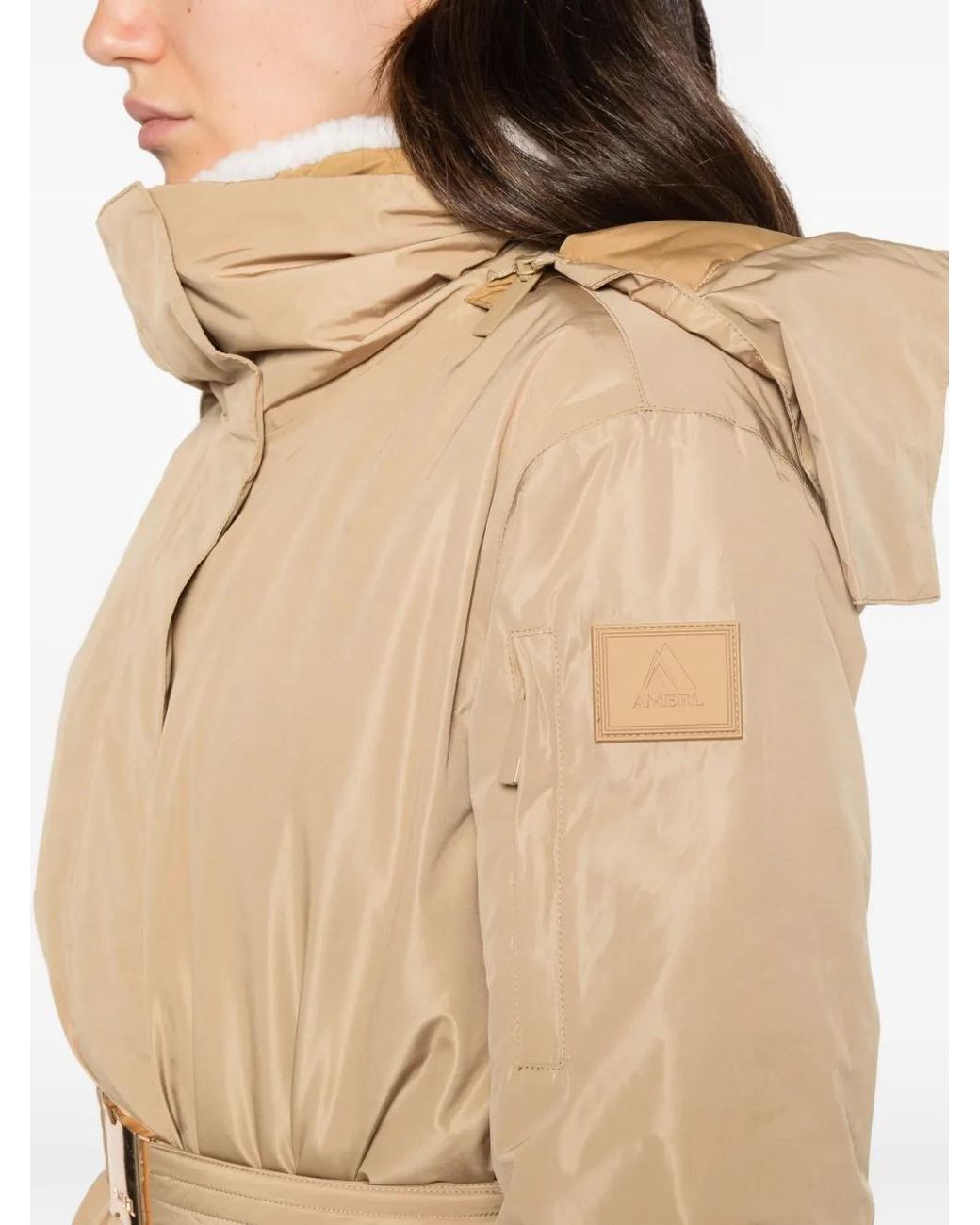 Chaqueta Aurora Con Capucha Y Cinturón AMERL de color Natural