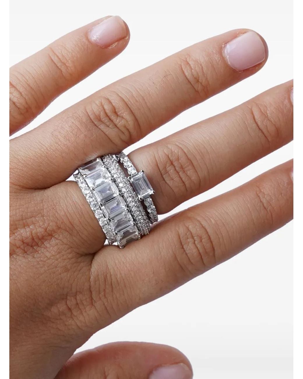 Izabel Display White Klobiger Ring