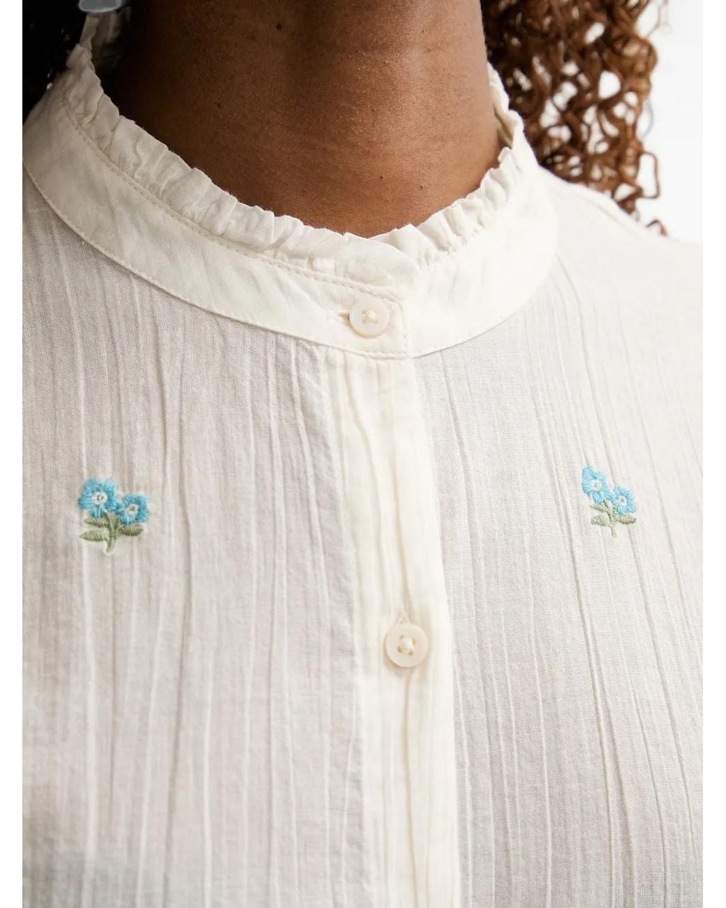 Benetton White Floral-Embroidered Ruffled-Collar Blouse