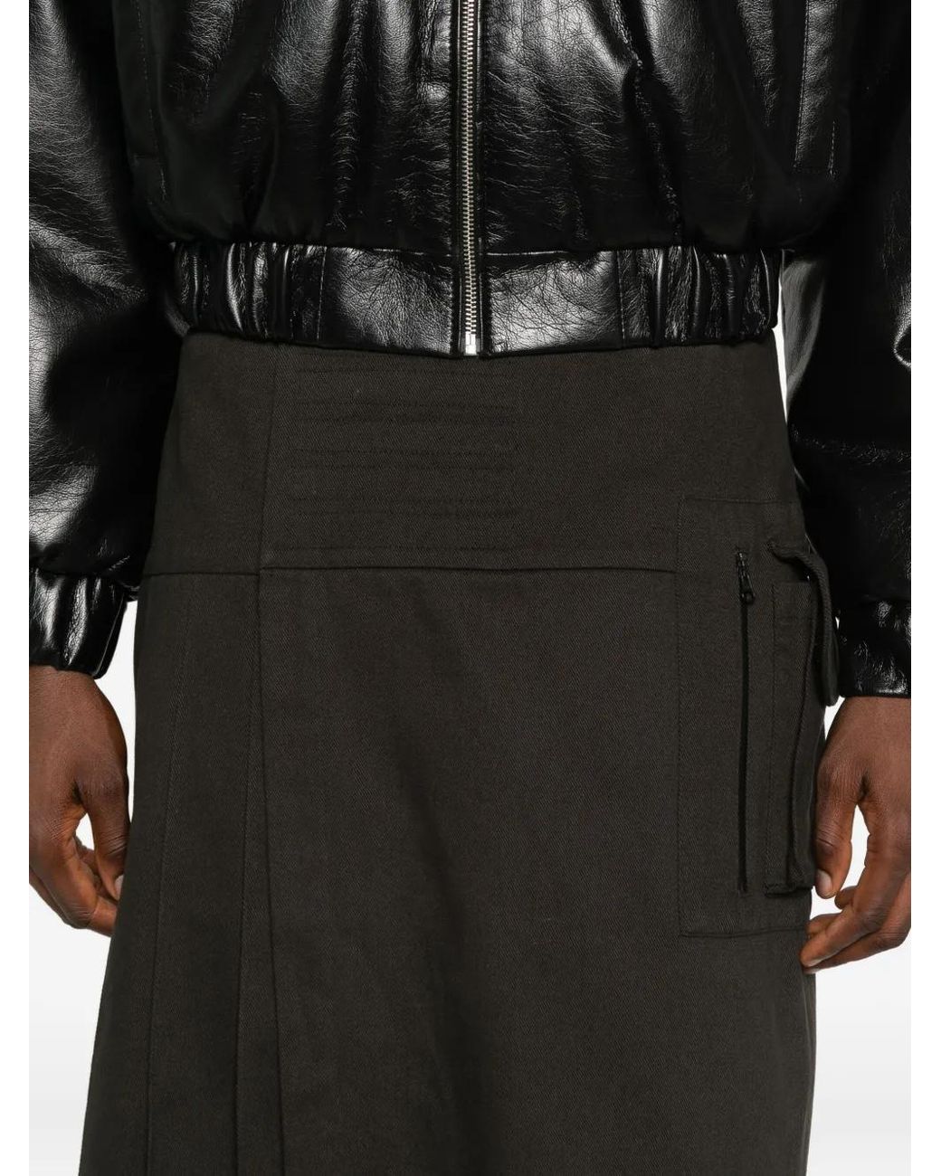 Notrainproof Black Pleat-Detail Kilt for men