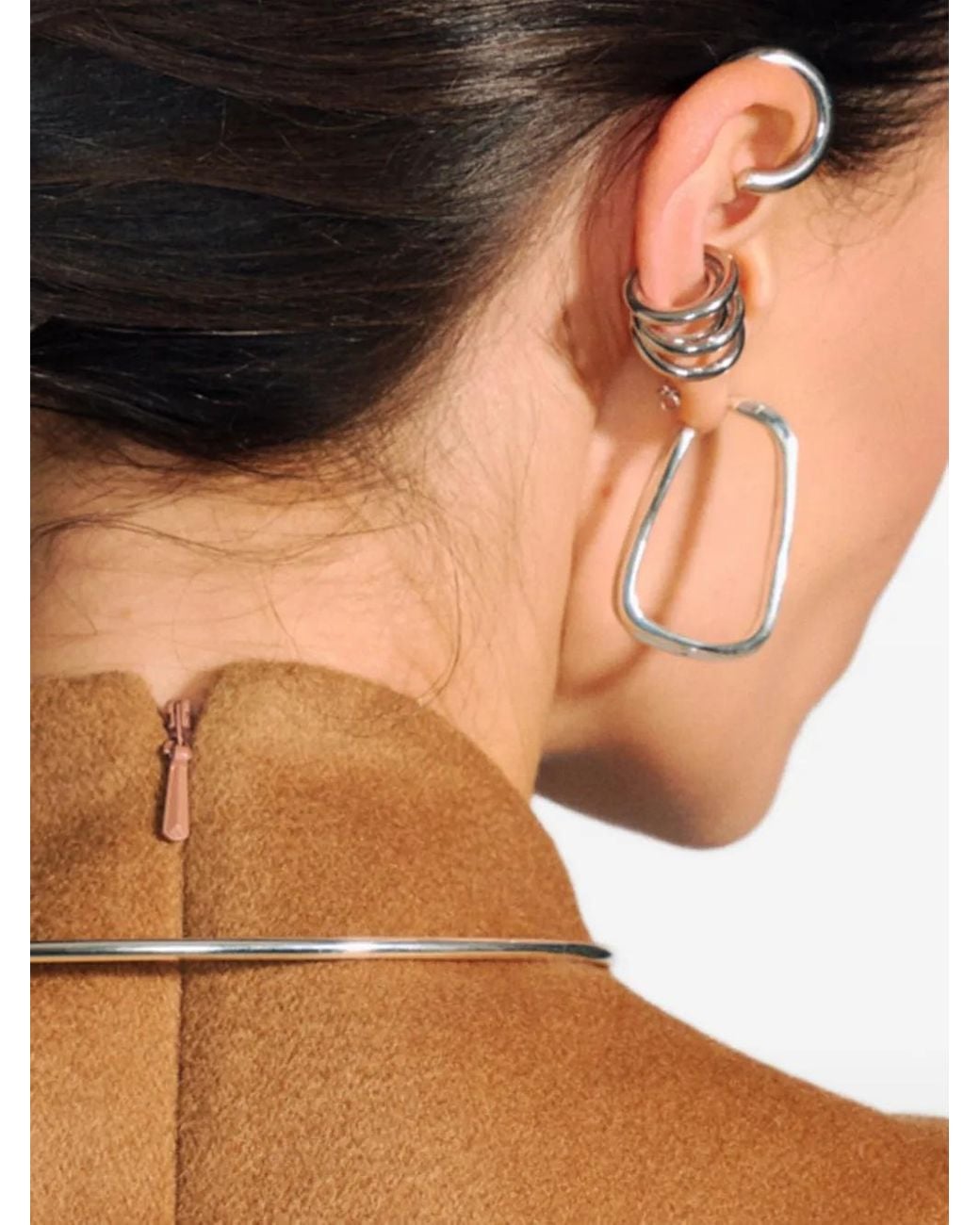 Pendiente Earcuff Con Banda Quíntuple Elle Macpherson de color White