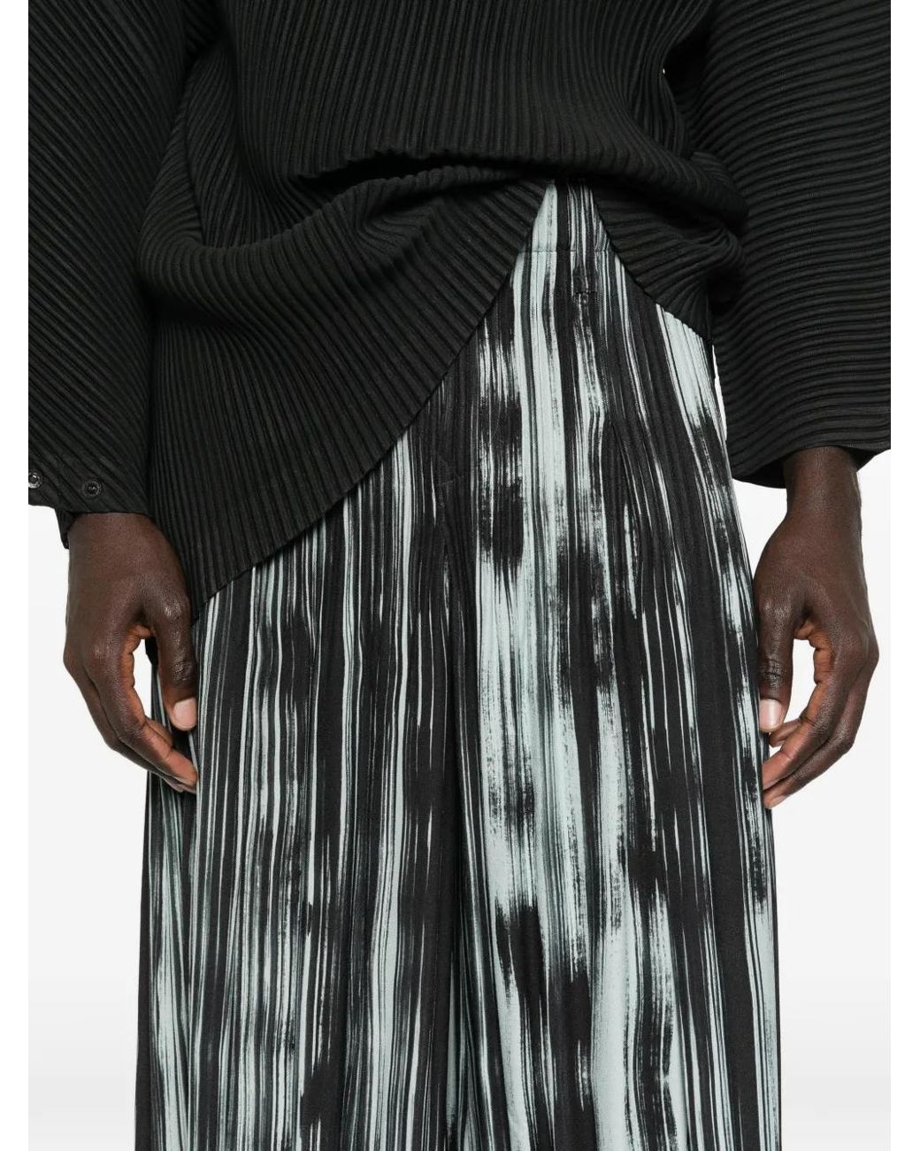 Homme Plissé Issey Miyake Gray Pantalon Plissé À Rayures for men