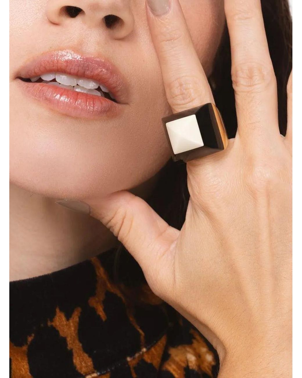 Anello Kendall di Mark Davis in Black