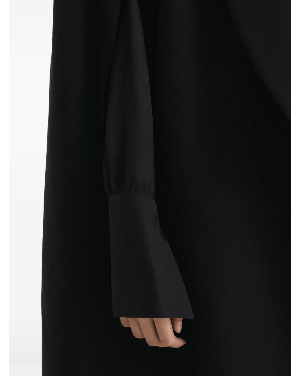 Vestiaire d'un Oiseau Libre Black Collared Slit Cape
