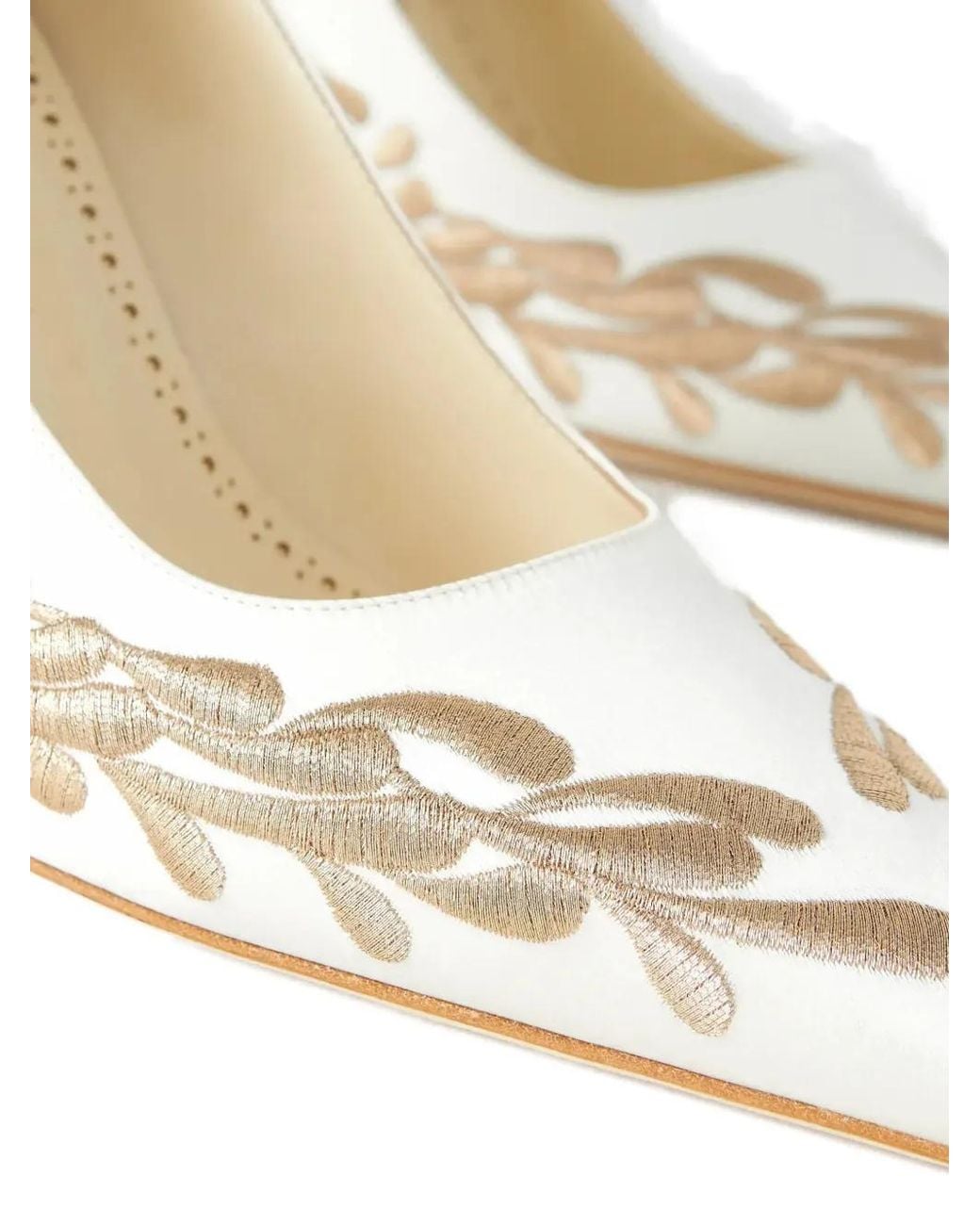 Manolo Blahnik White Rabata Embroidered Pointed-Toe Pumps