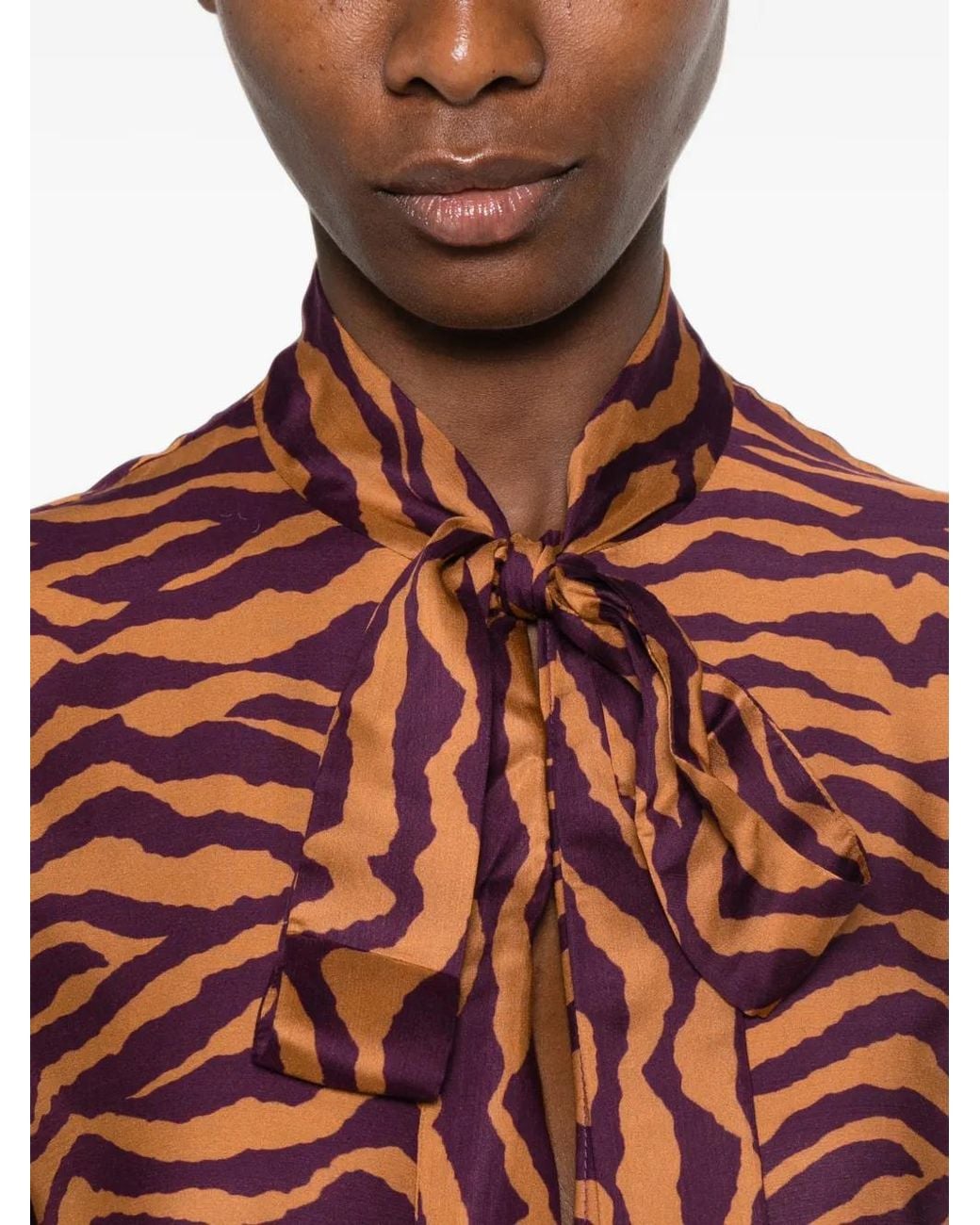 Kristina Ti Brown Blouse Imprimée À Col Lavallière