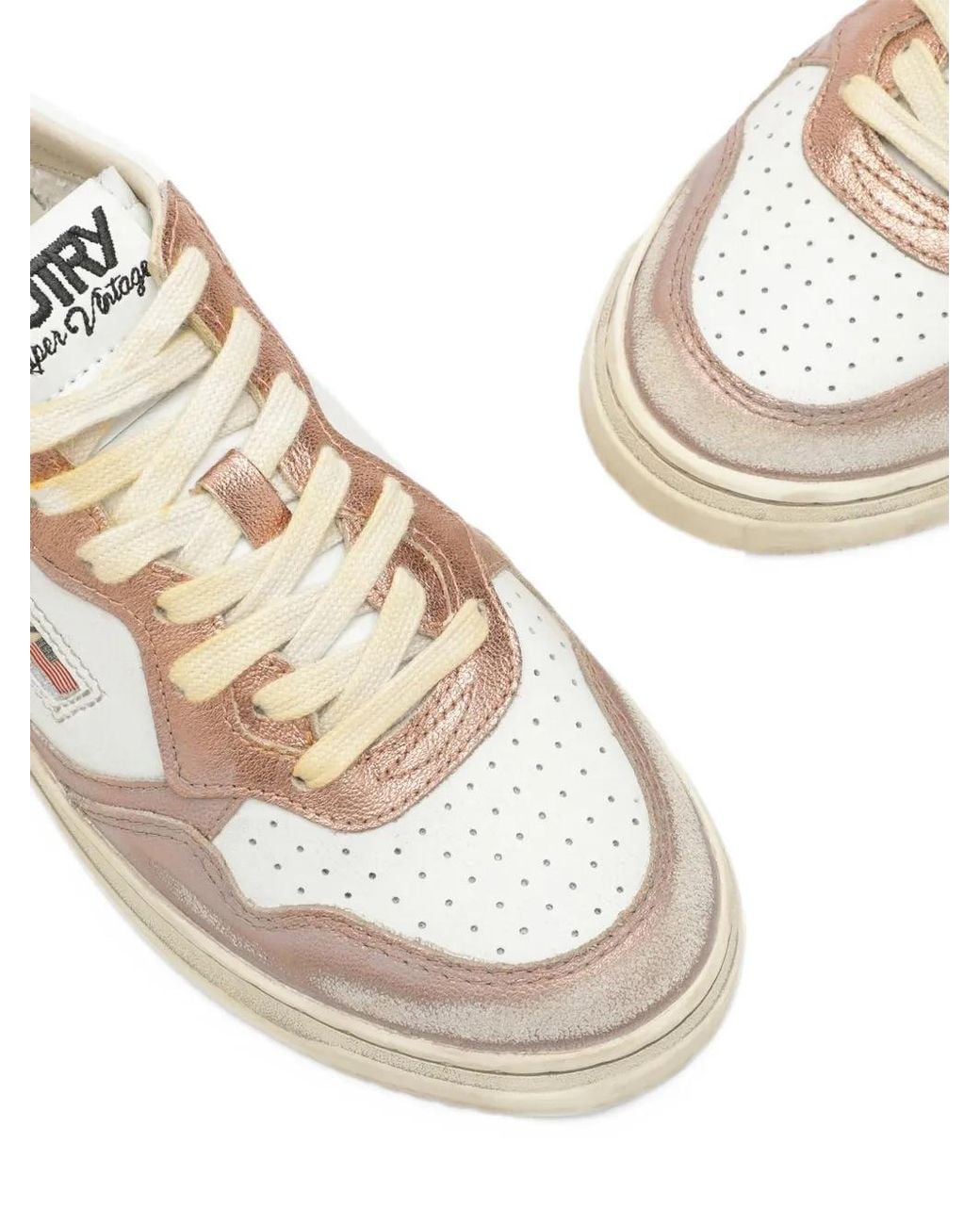 Autry White Medalist Low Super Vintage Sneakers
