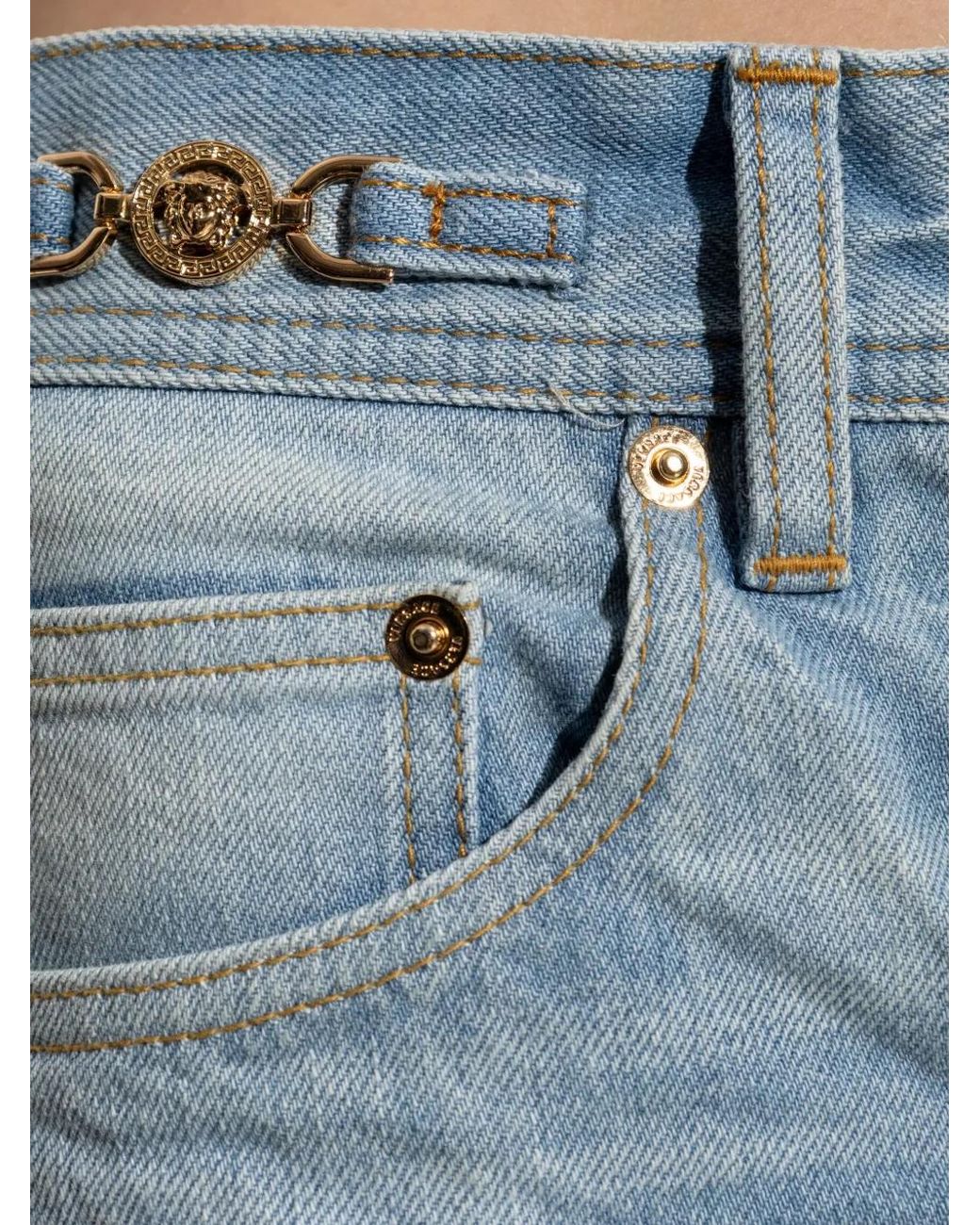 Vaqueros Con Parche Del Logo Versace de color Blue