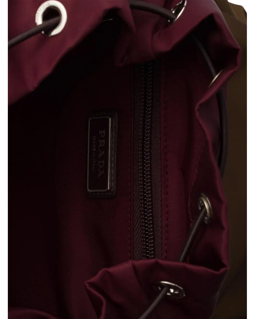 メンズ Prada ロゴプレート バックパック Red