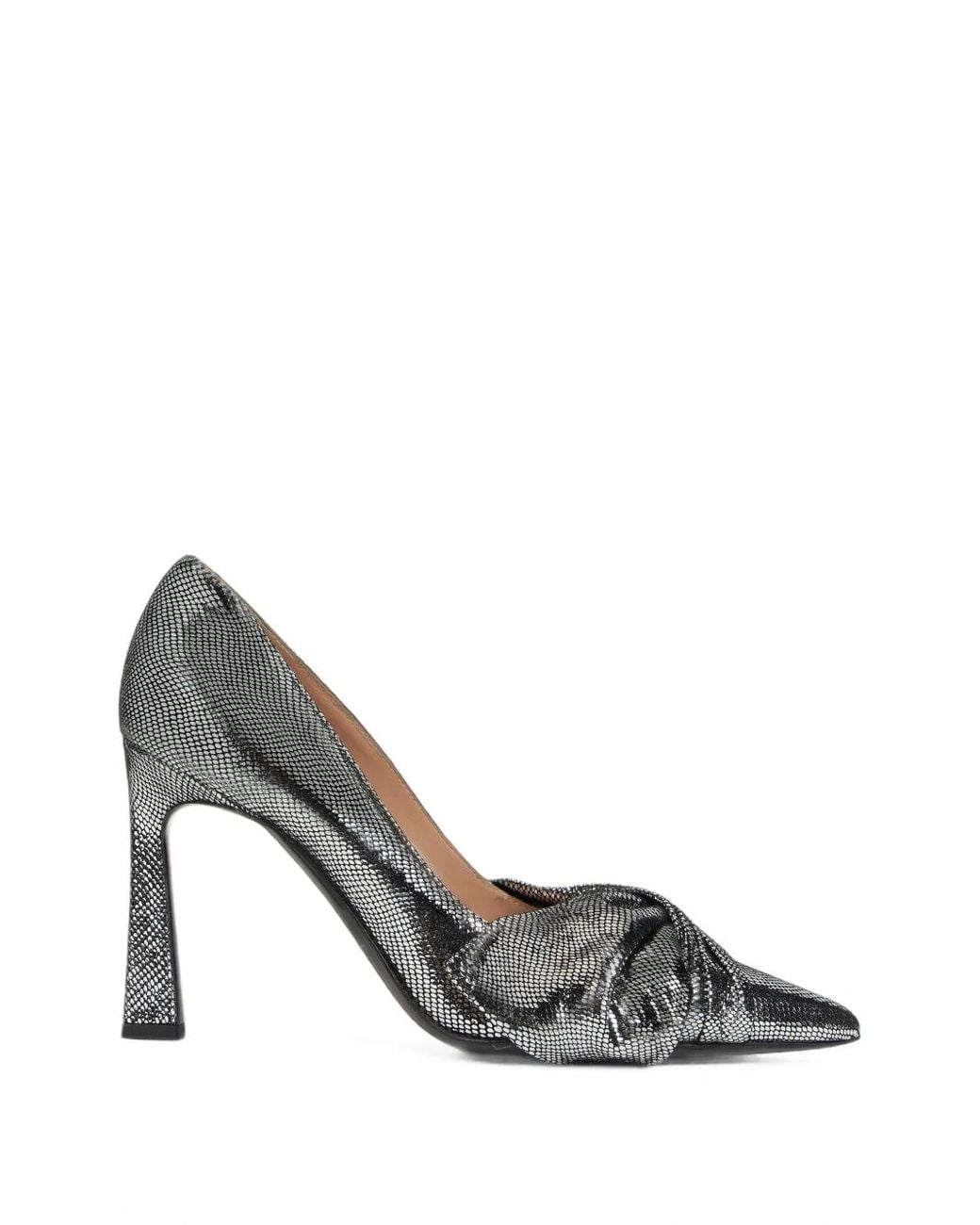 Alberta Ferretti Metallic Knot-Detail Pointed-Toe Pumps