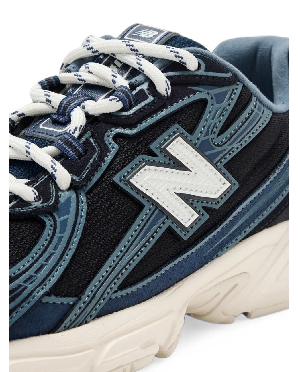 New Balance Blue 740 Sneakers