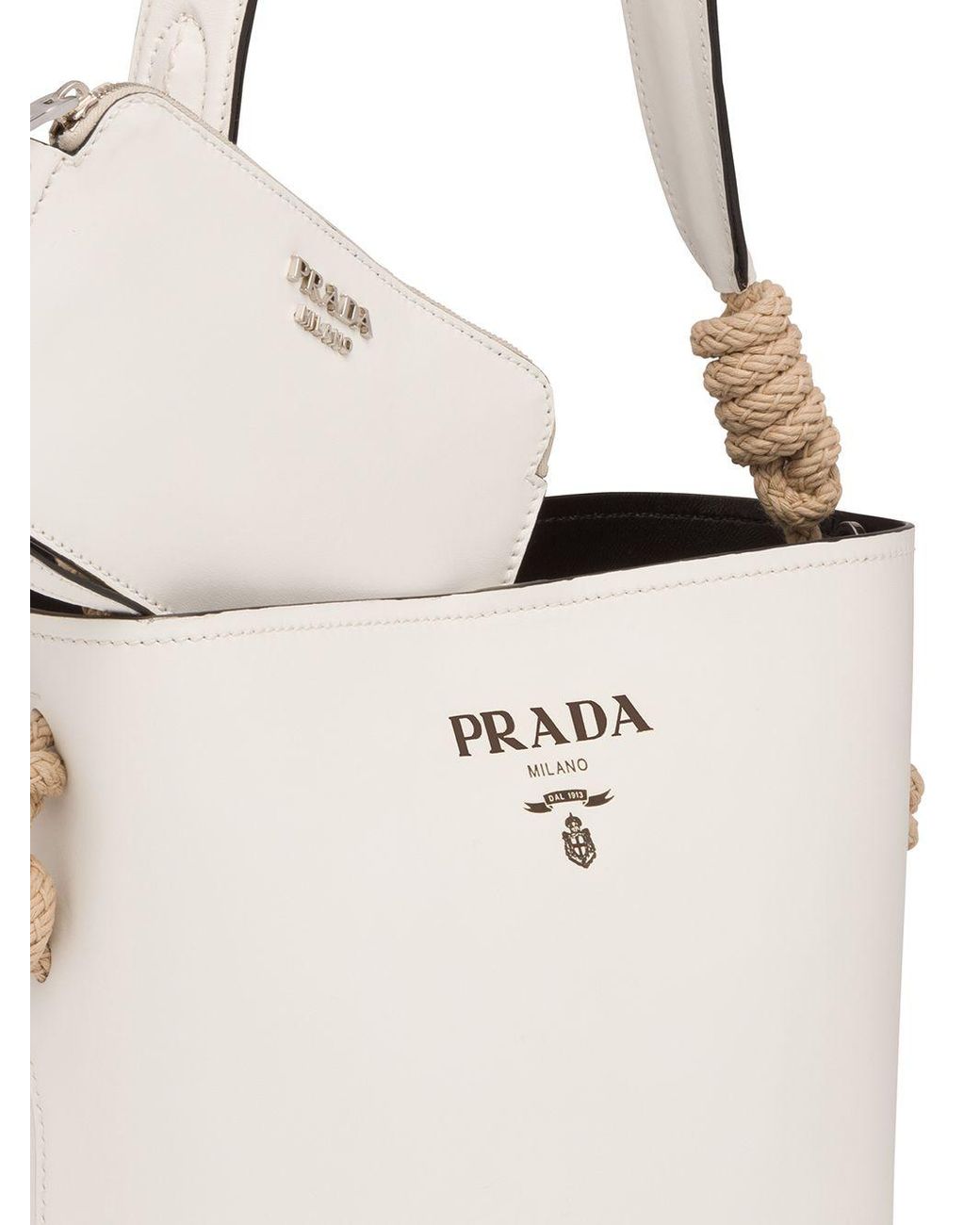 white prada bucket bolsa