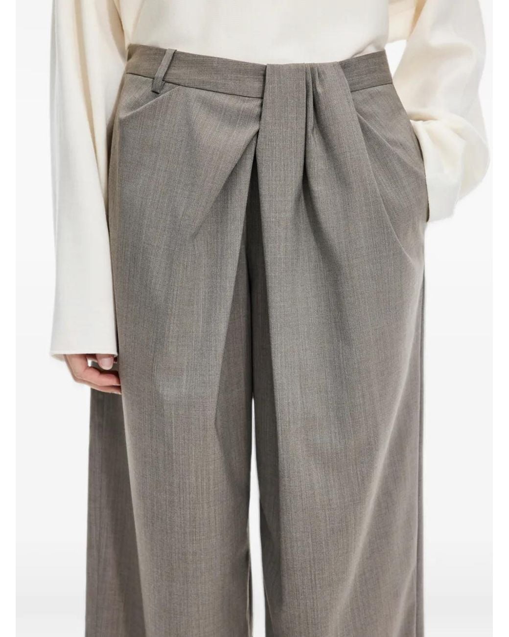 JNBY Gray Pantalon Droit À Design Plissé Et Coupe Raccourcie