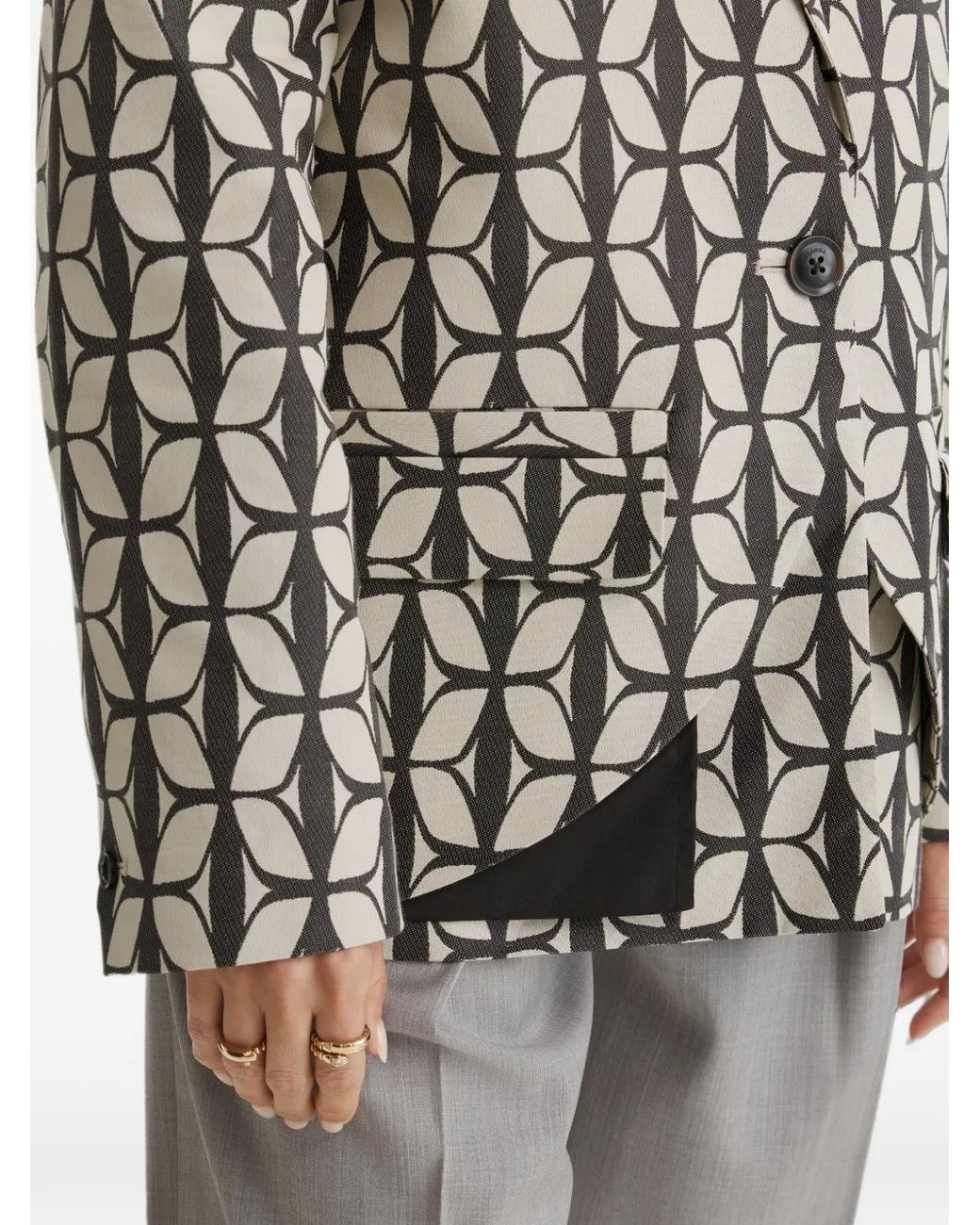 CuAnna White Geometric-Print Asymmetric Jacket