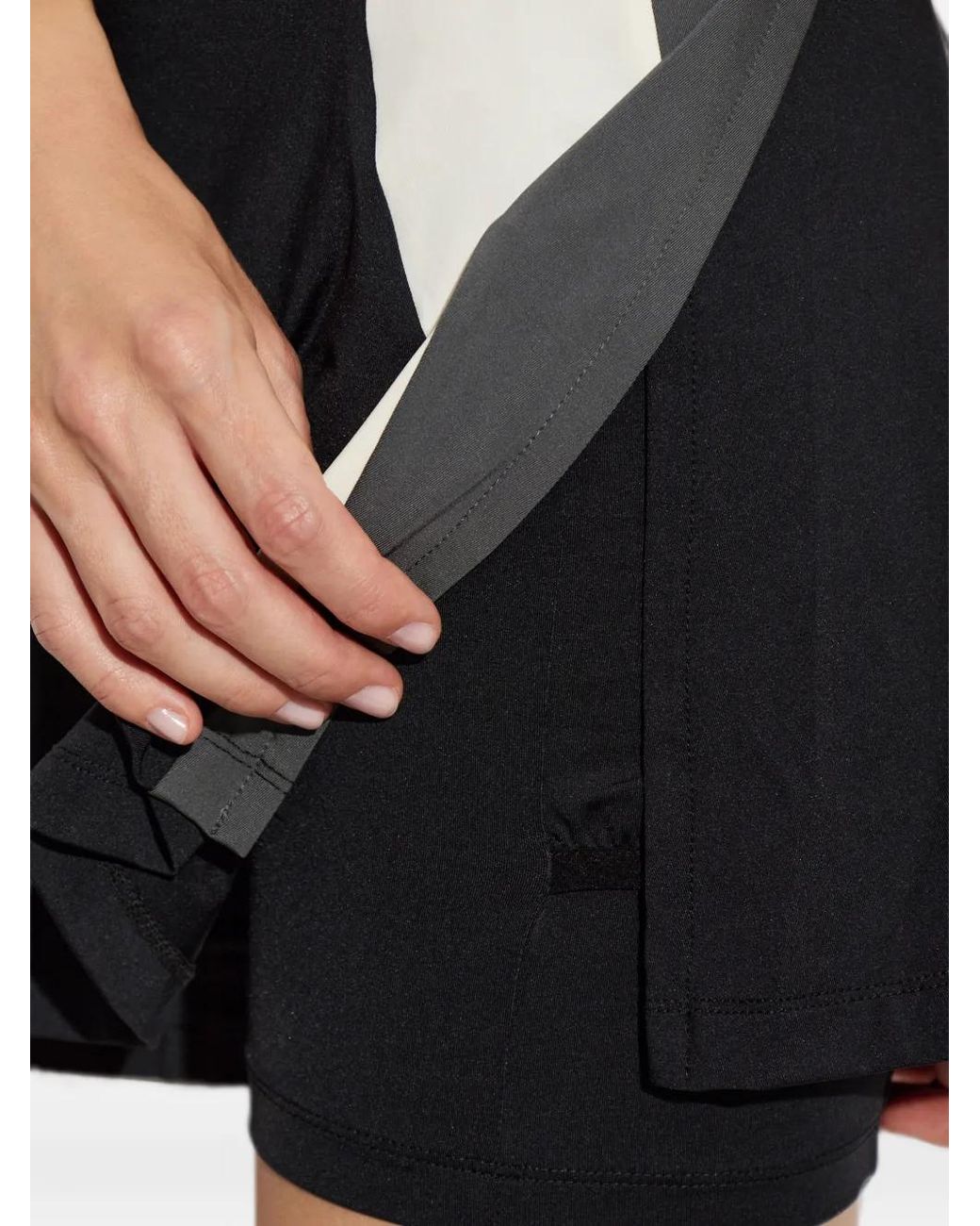 EA7 Black Logo-Print Panelled Skorts