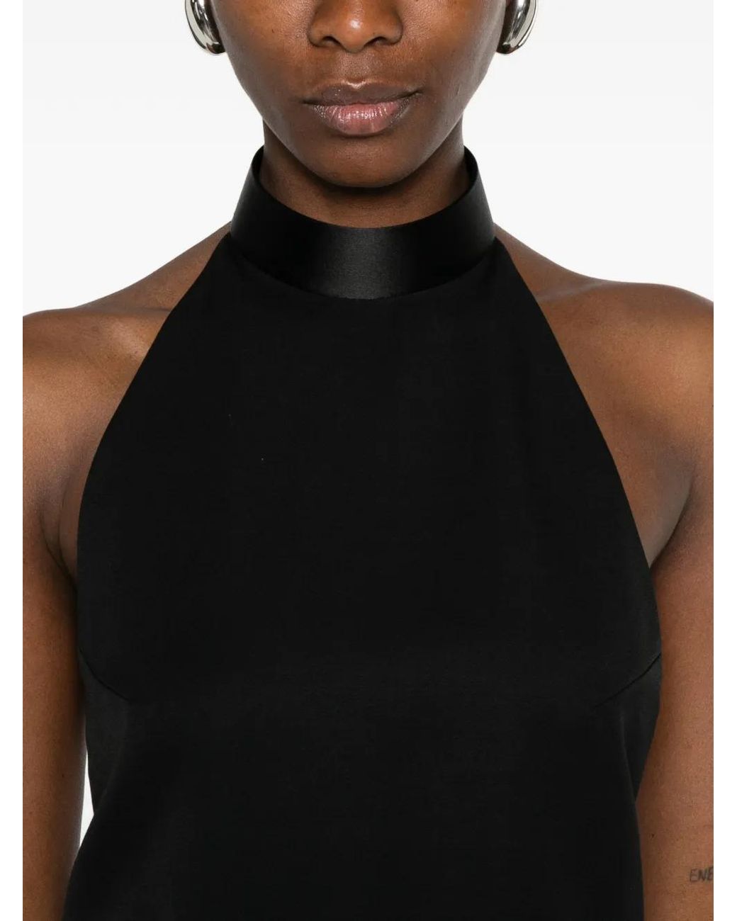 Top Con Cuello Halter McQueen de color Black