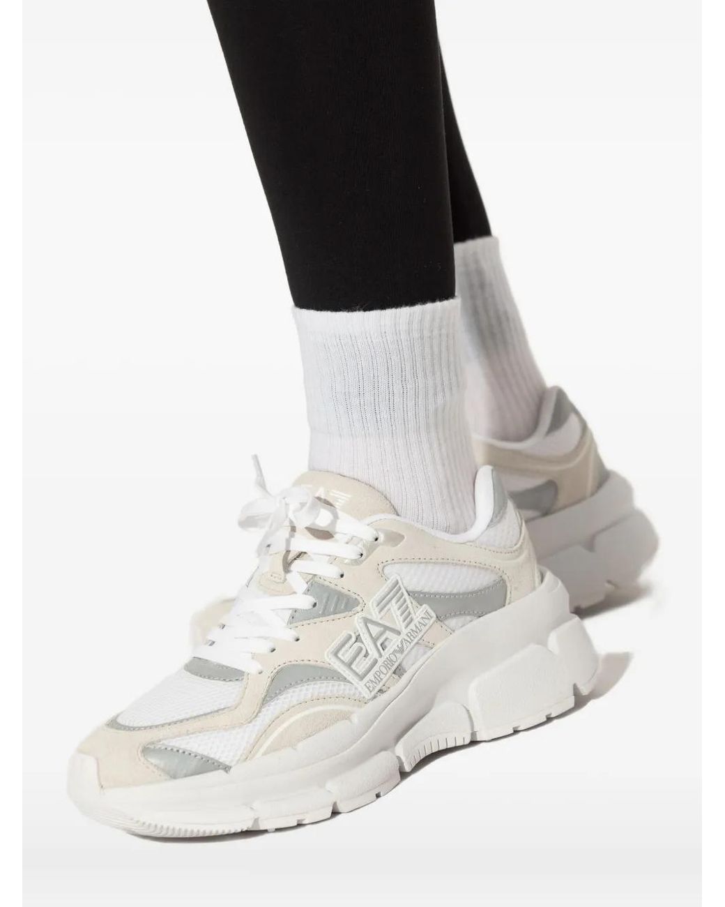 Sneakers Con Placca Logo di EA7 in White