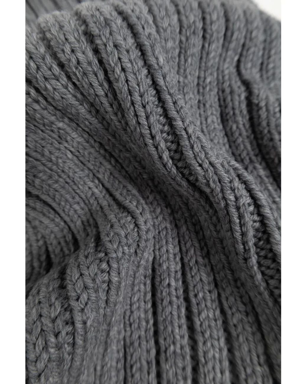 DSquared² Gray Logo Patch Scarf for men