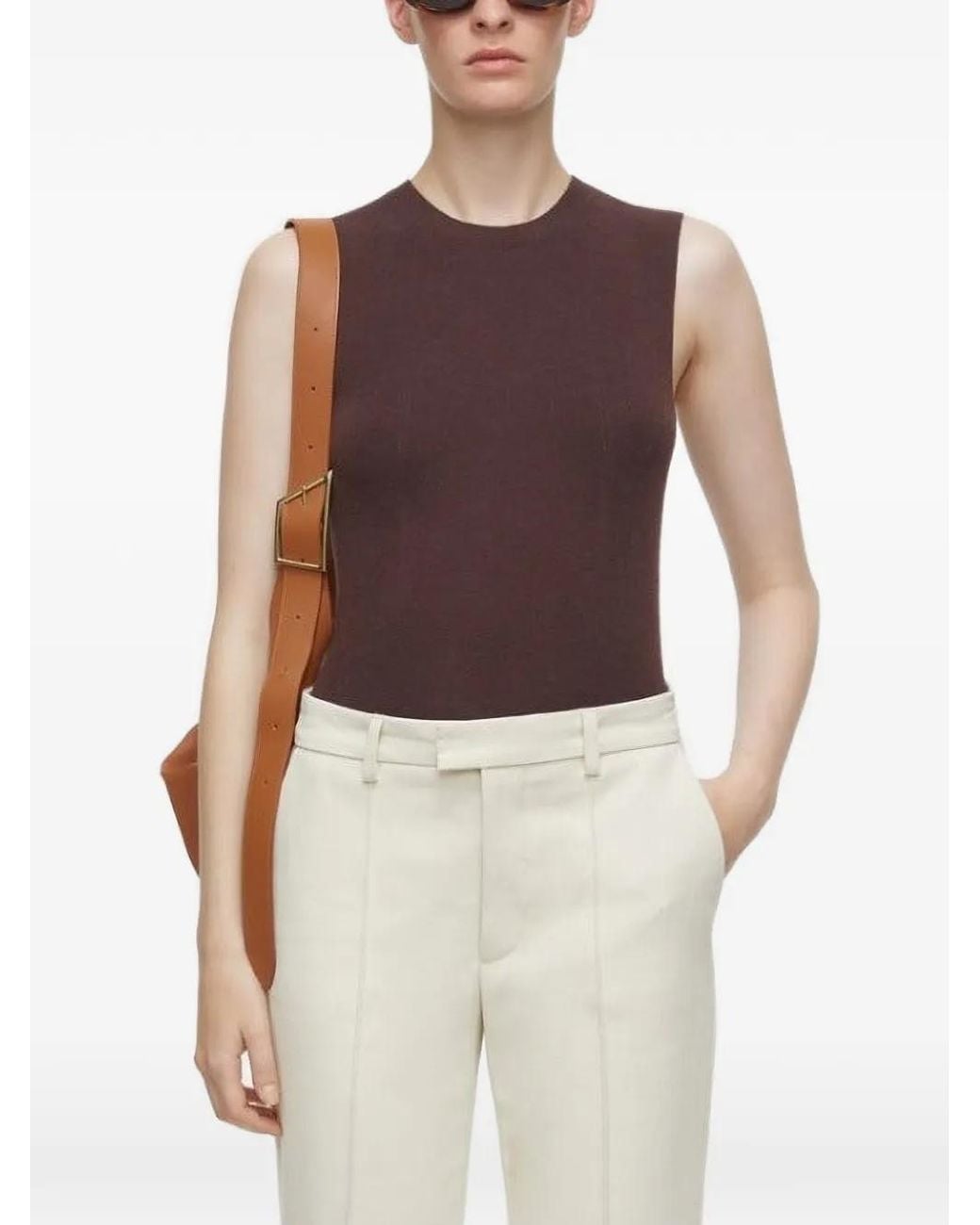Top De Canalé Closed de color Brown