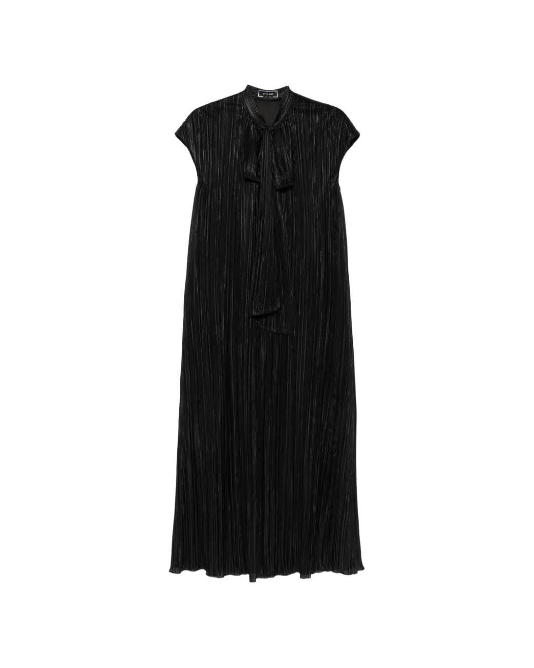 Styland Black Pleated Maxi Dress
