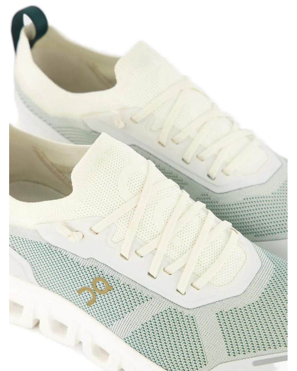 On Shoes White Cloud 6 Versa Sneakers