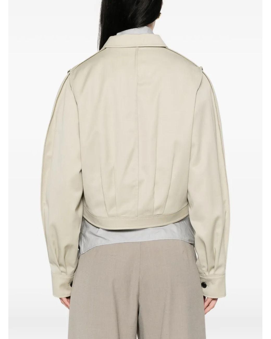 Low Classic White Buttoned Jacket